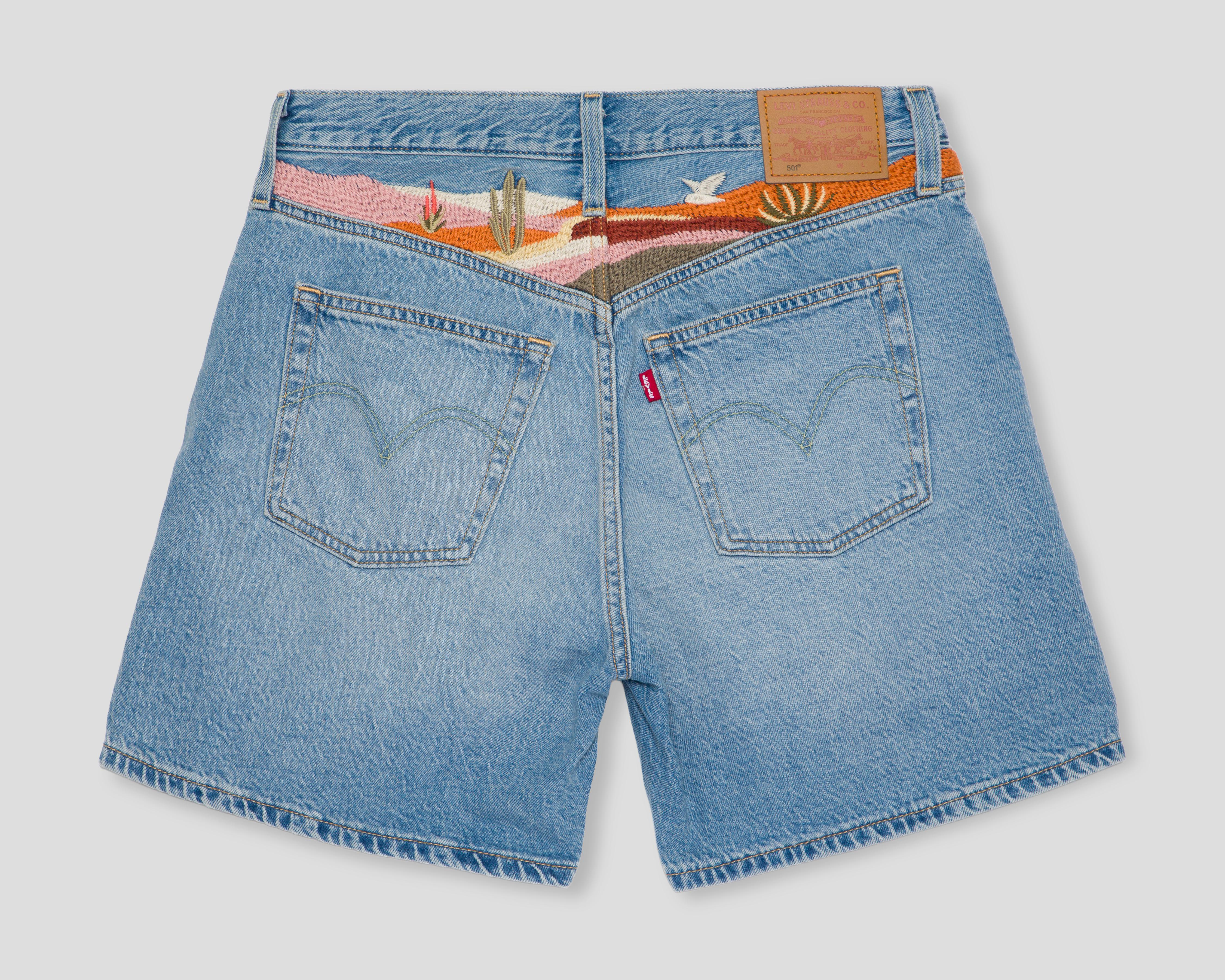 Foto 3 pulgar | Short Levi's con Bordados para Mujer
