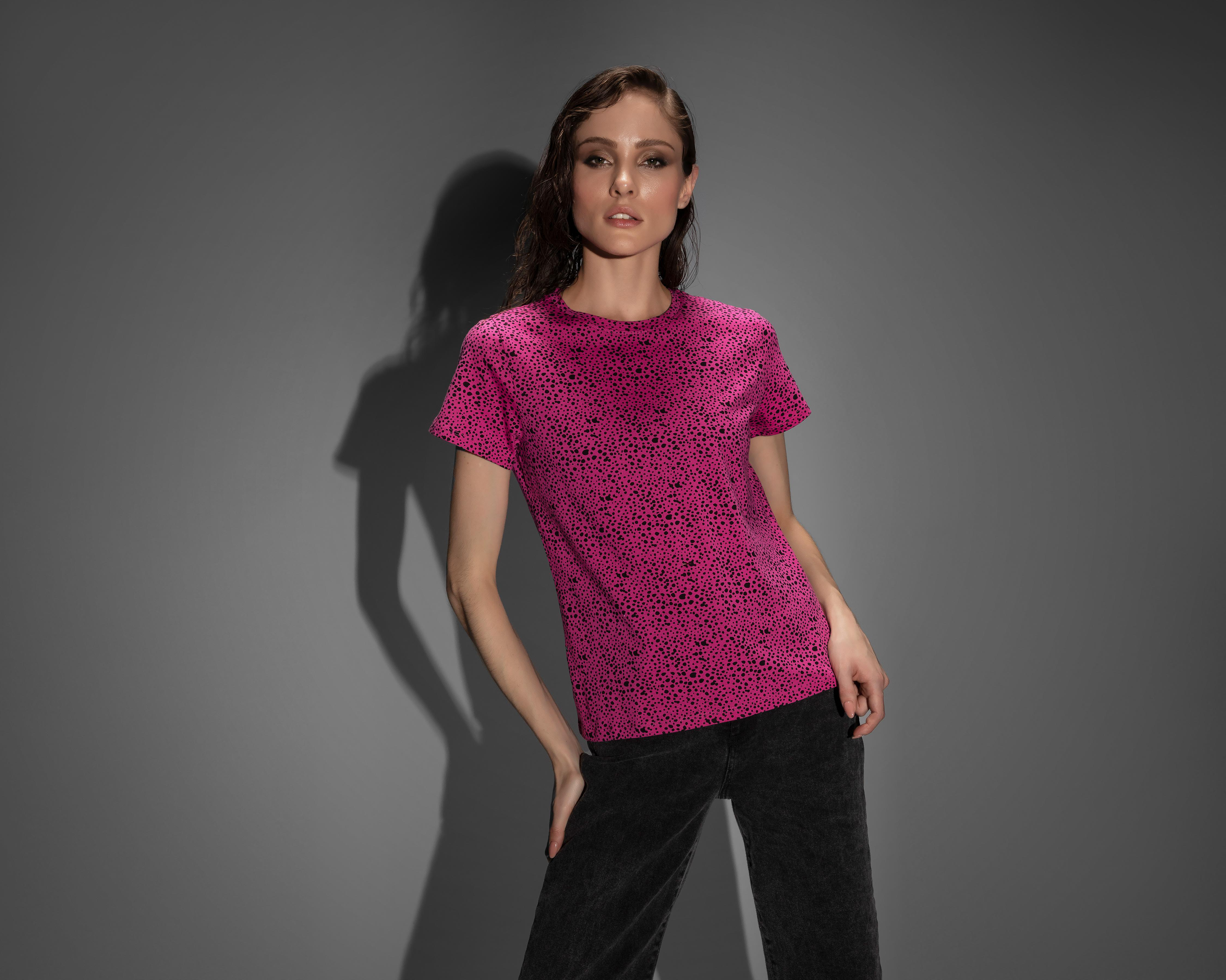 Foto 3 pulgar | Playera Thinner Rosa Manga Corta