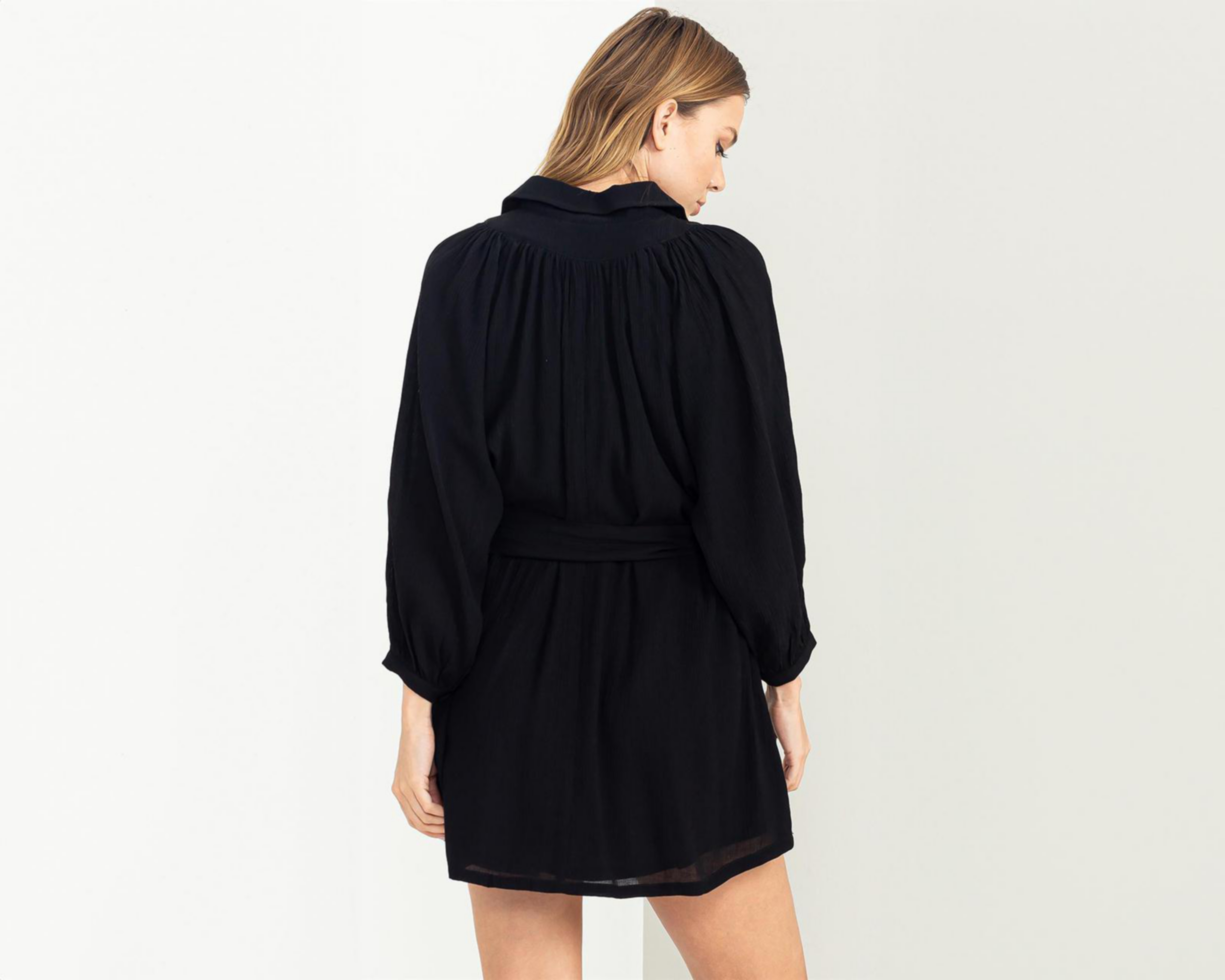 Foto 3 pulgar | Vestido Casual HYFVE Corto Negro Escote V