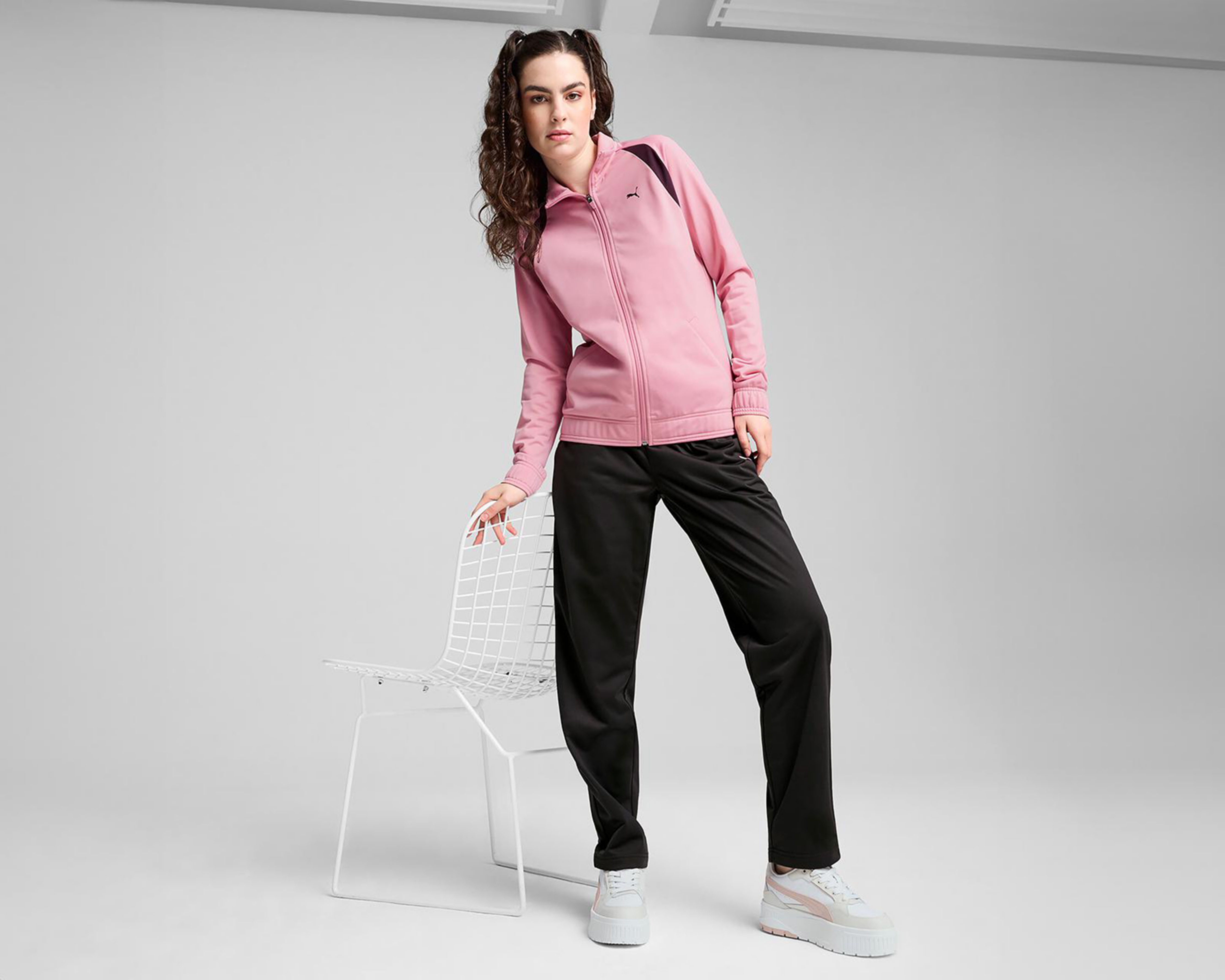 Foto 4 pulgar | Pants y Chamarra Puma para Mujer