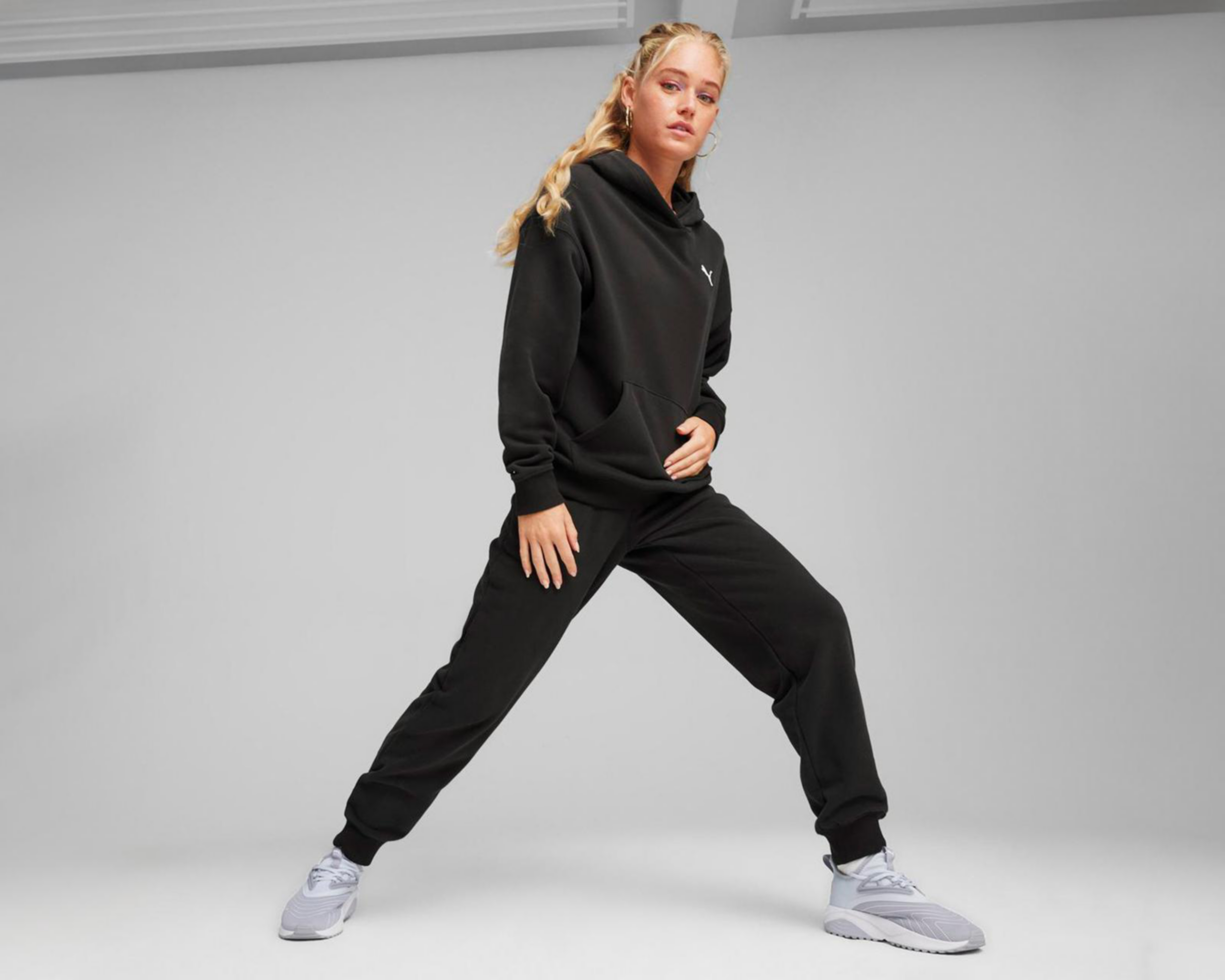 Foto 4 pulgar | Sudadera y Pants Puma Loungewear Suit de Entrenamiento para Mujer