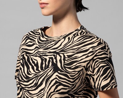 Foto 4 | Playera Thinner Manga Corta con Estampado para Mujer
