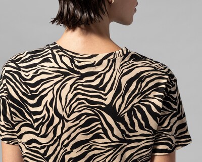 Foto 5 | Playera Thinner Manga Corta con Estampado para Mujer