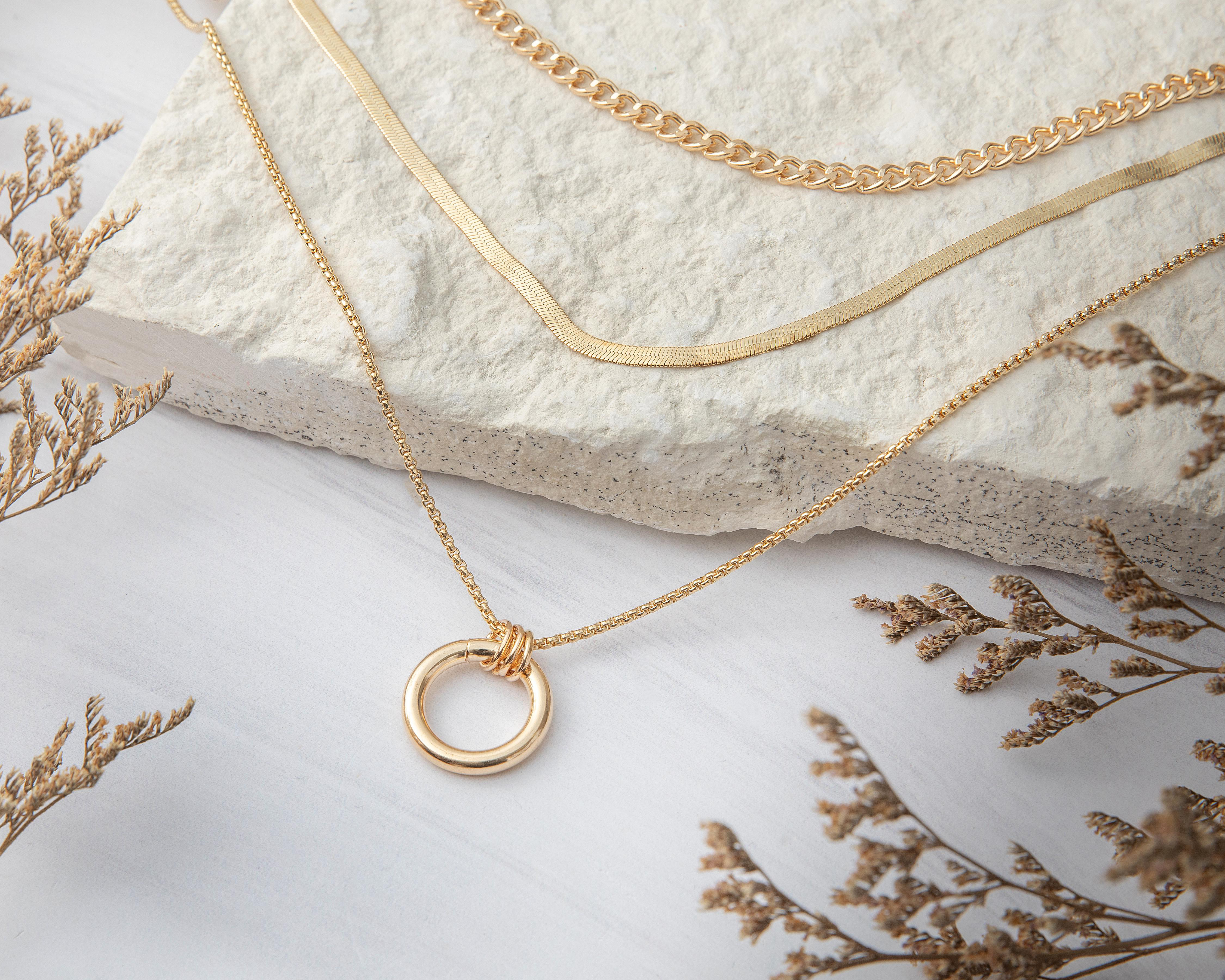Foto 6 pulgar | Collar Jennifer Lopez Dorado
