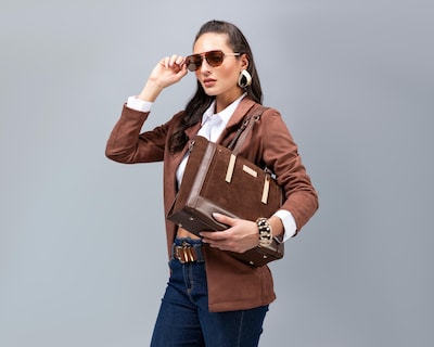 Foto 6 | Bolsa de Hombro Jennifer Lopez Brown