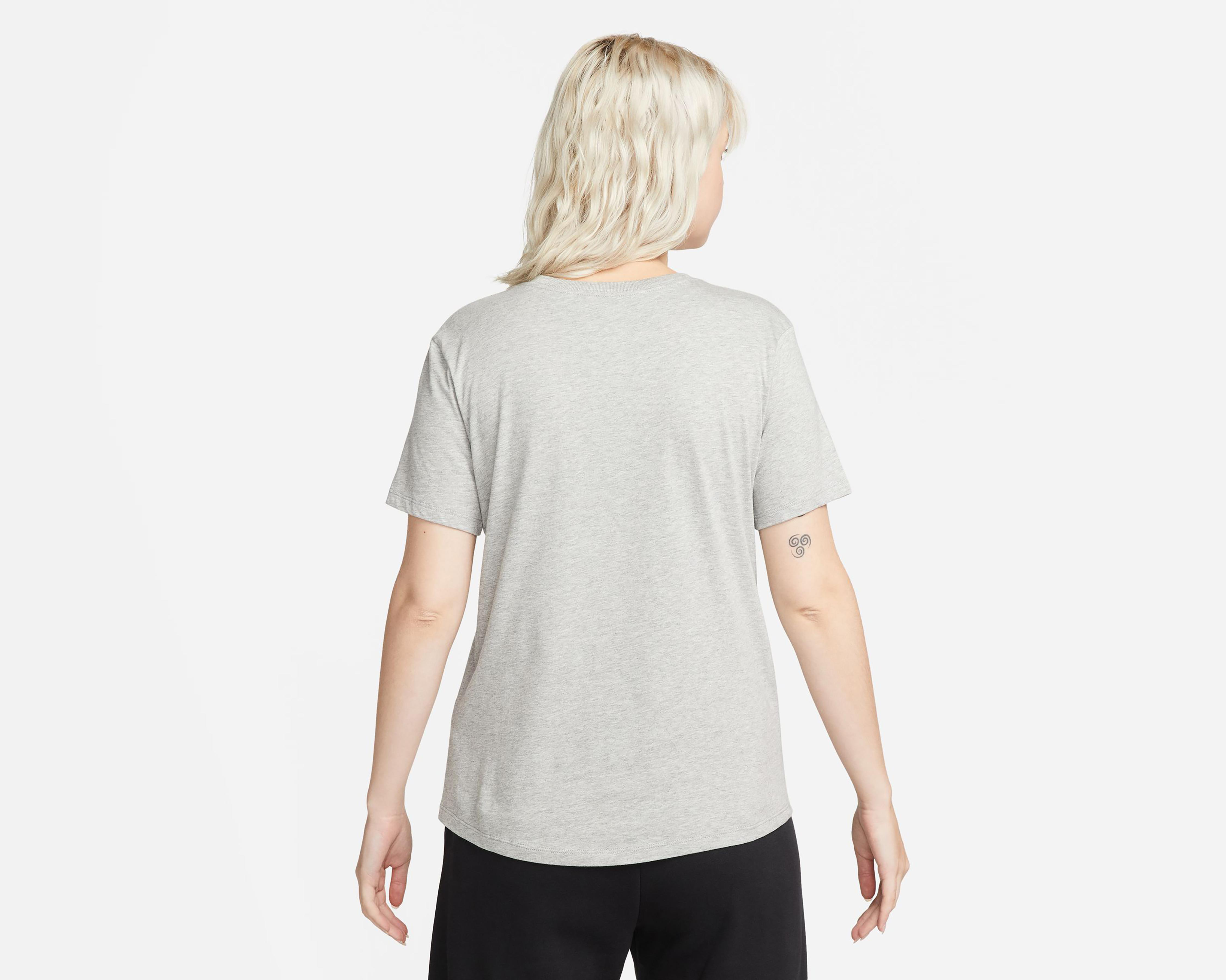 Foto 3 pulgar | Playera de Entrenamiento Nike Sportswear Essentials para Mujer