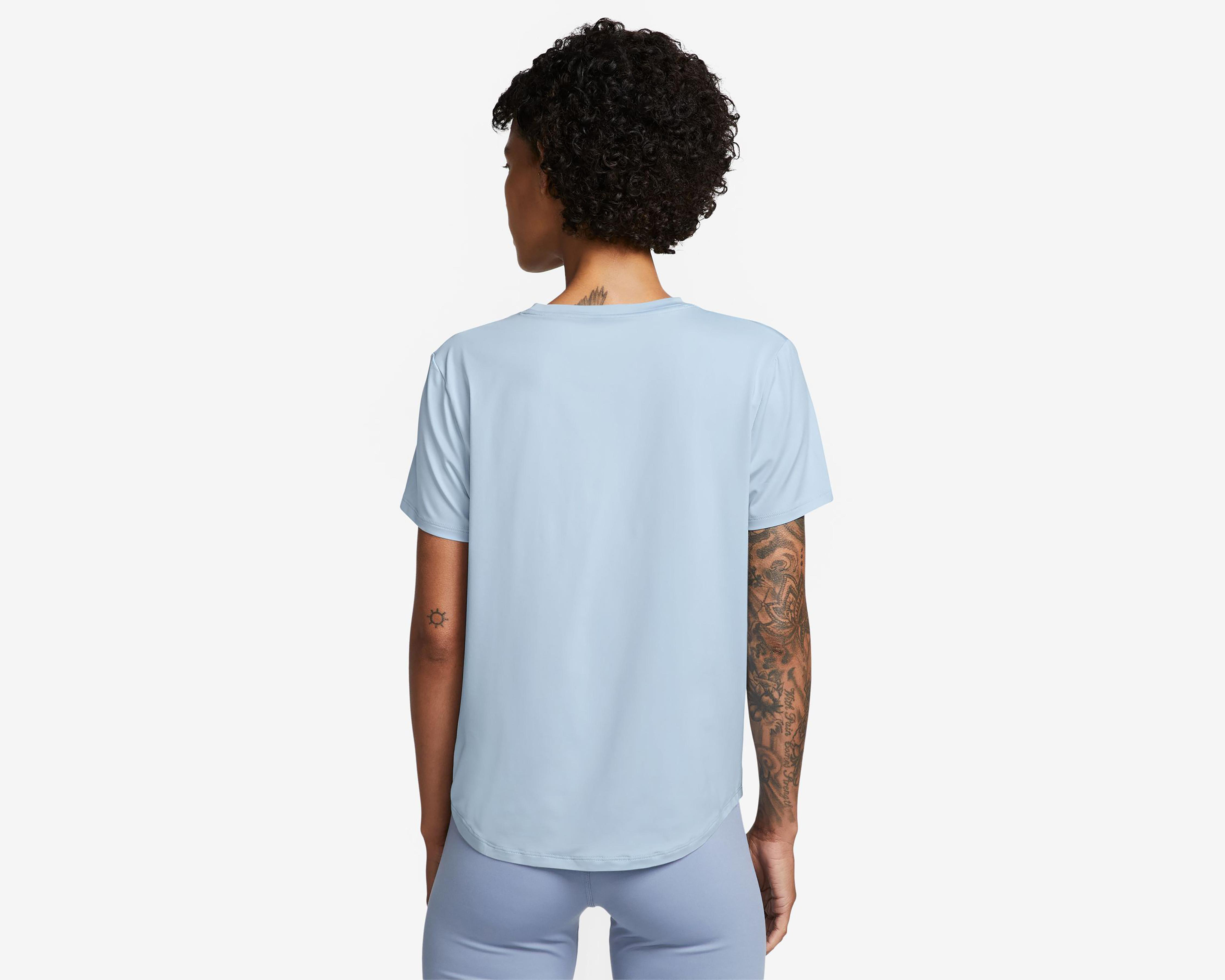 Foto 2 | Playera de Entrenamiento Nike One Classic Dri-FIT para Mujer