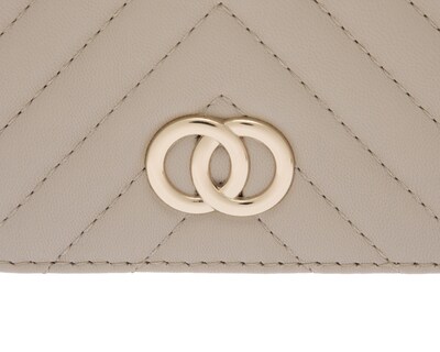 Foto 5 | Cartera para Mujer Sahara con Placa Metálica