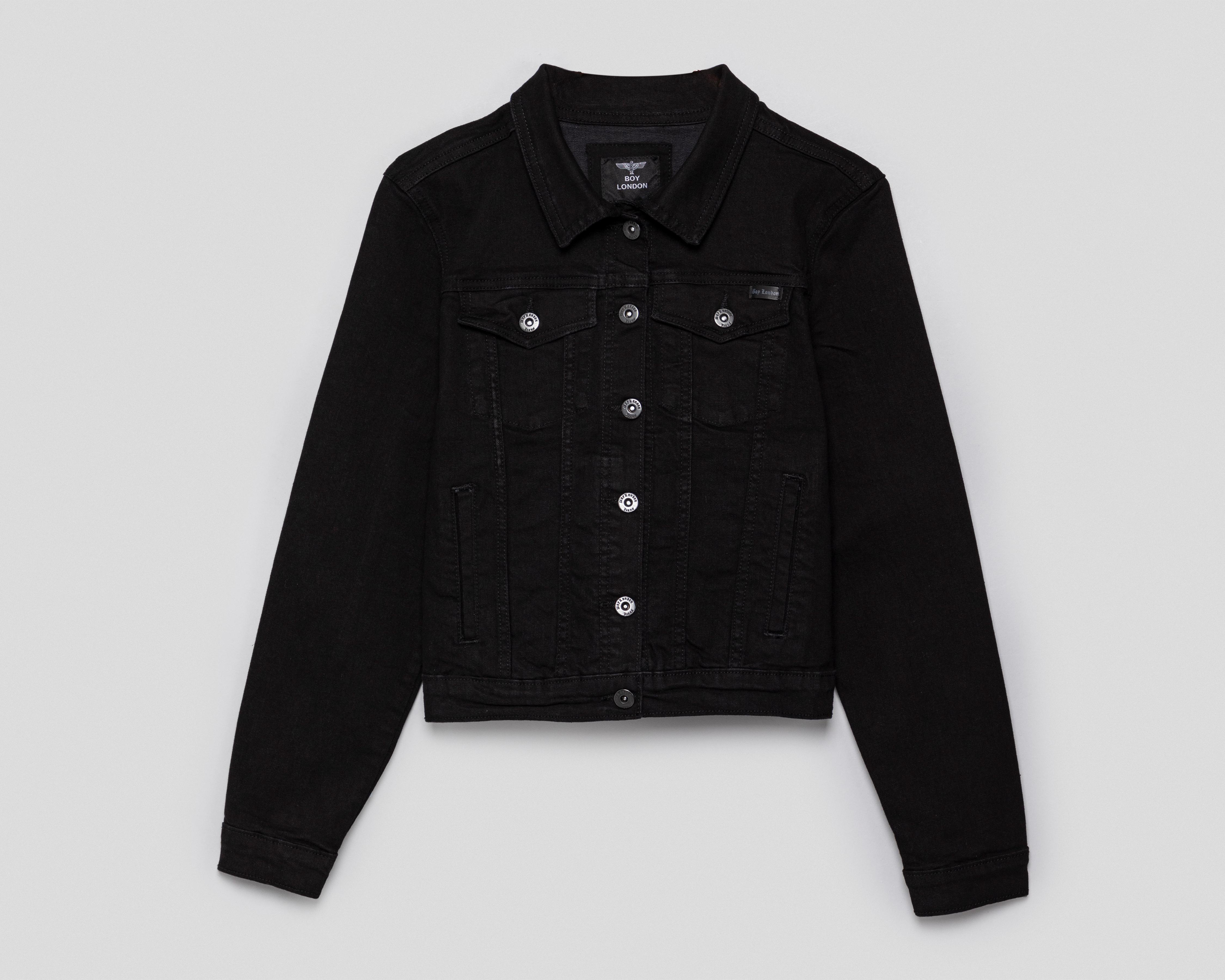 Chamarra de Mezclilla Negra Boy London para Mujer $699