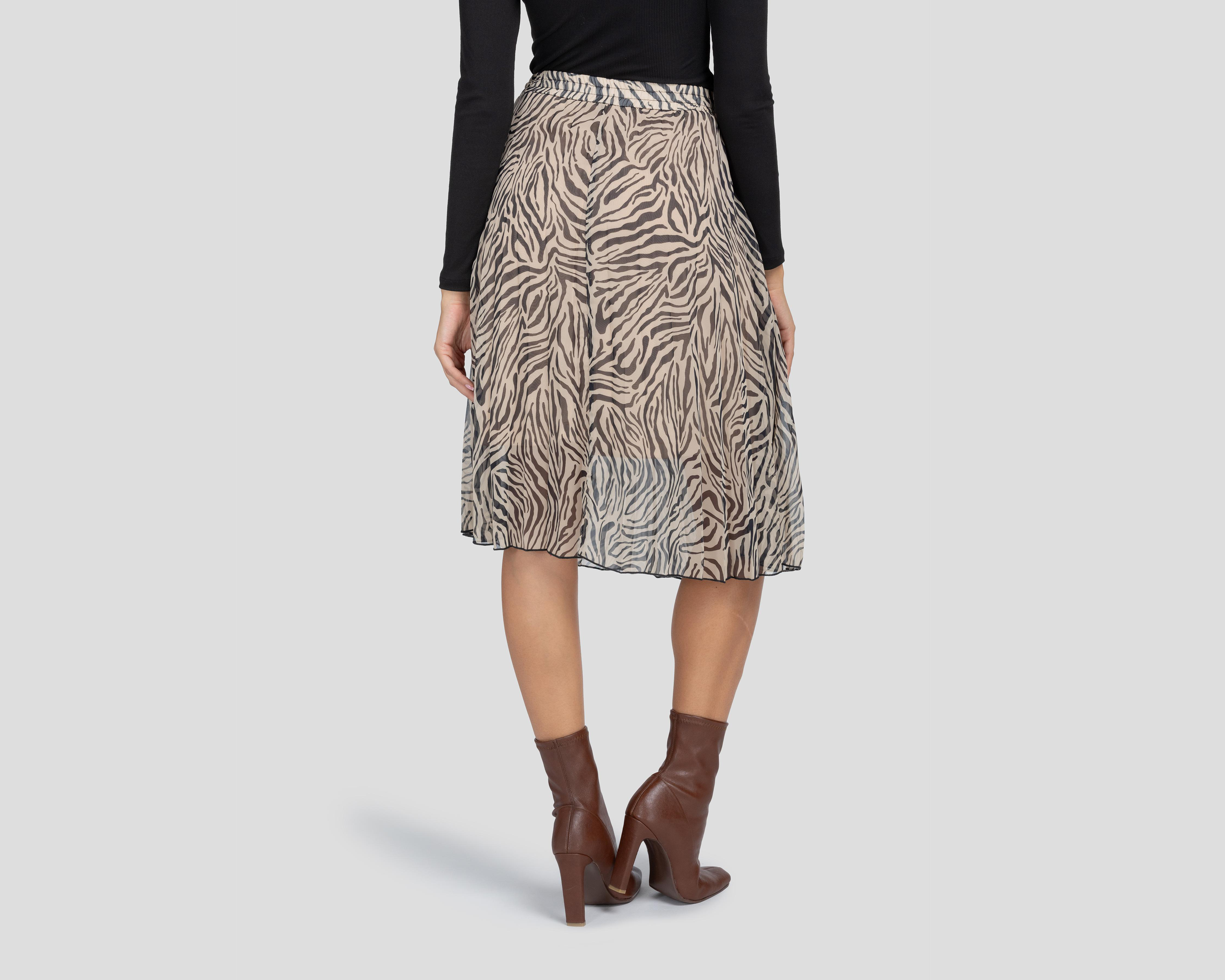 Foto 4 pulgar | Falda Corta Sahara Animal Print