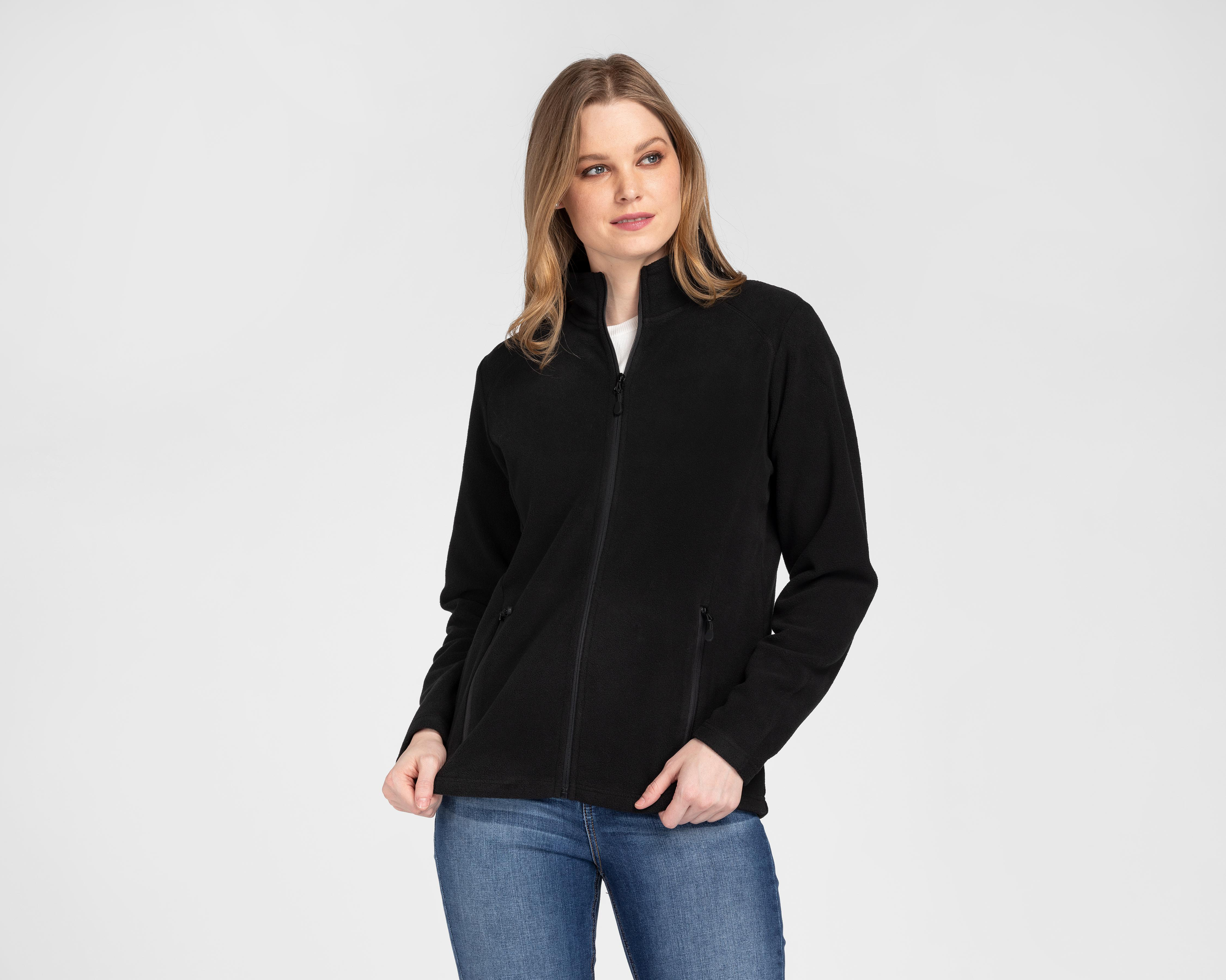 Chamarra Lucky Star Negra con Cuello Alto $259