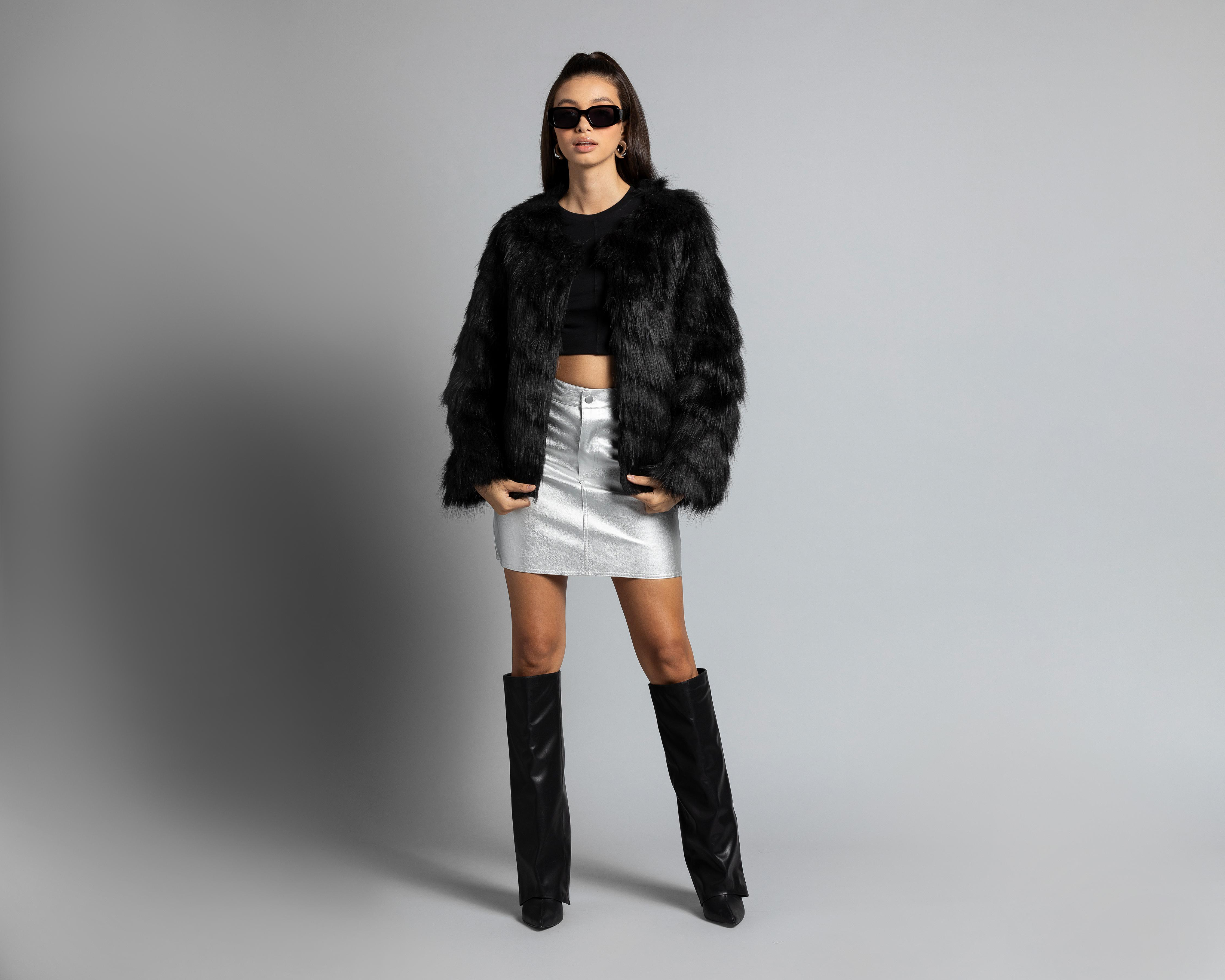 Foto 2 | Abrigo Thinner con Peluche Negro