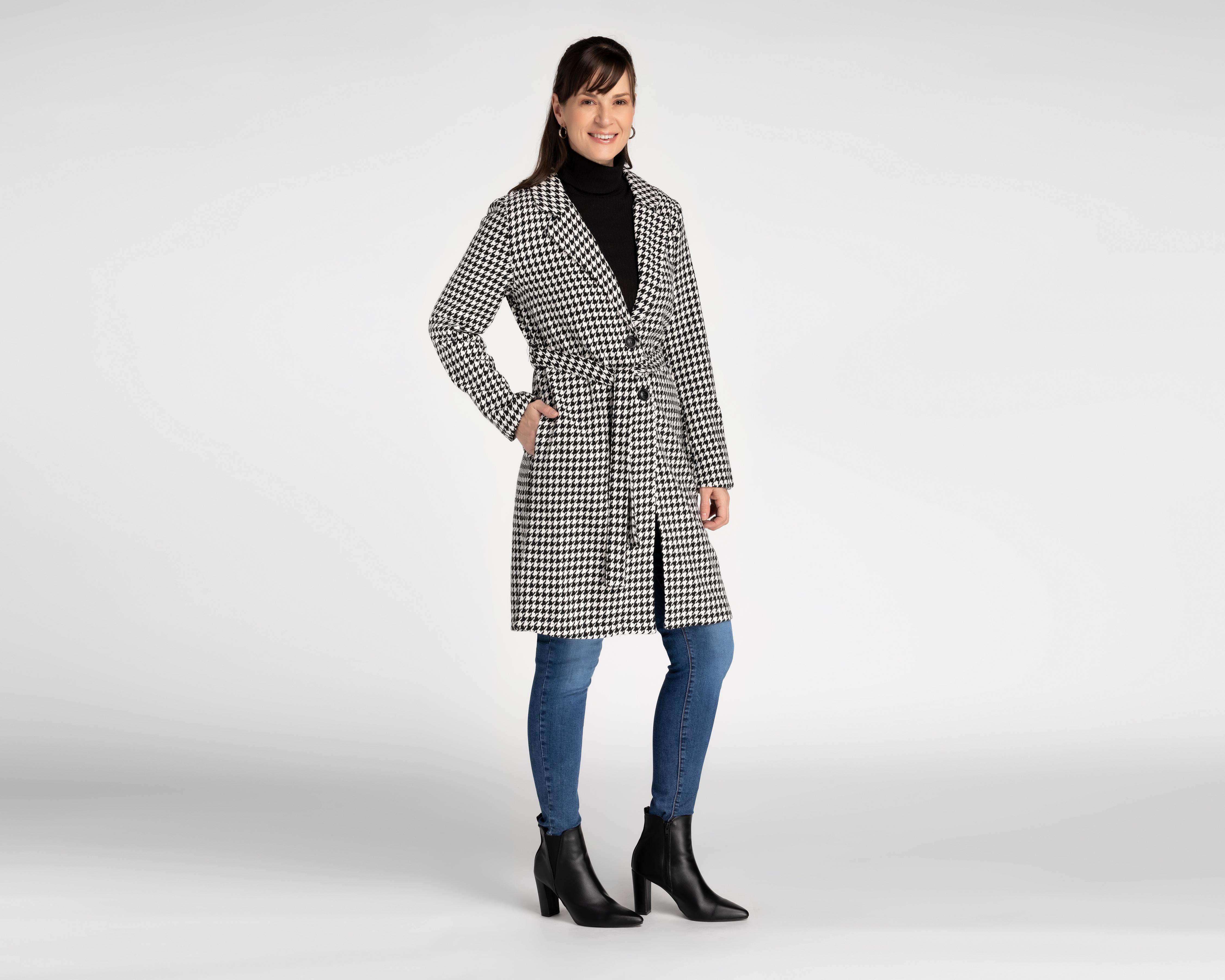 Foto 1 | Abrigo Sahara Estampado con Botón