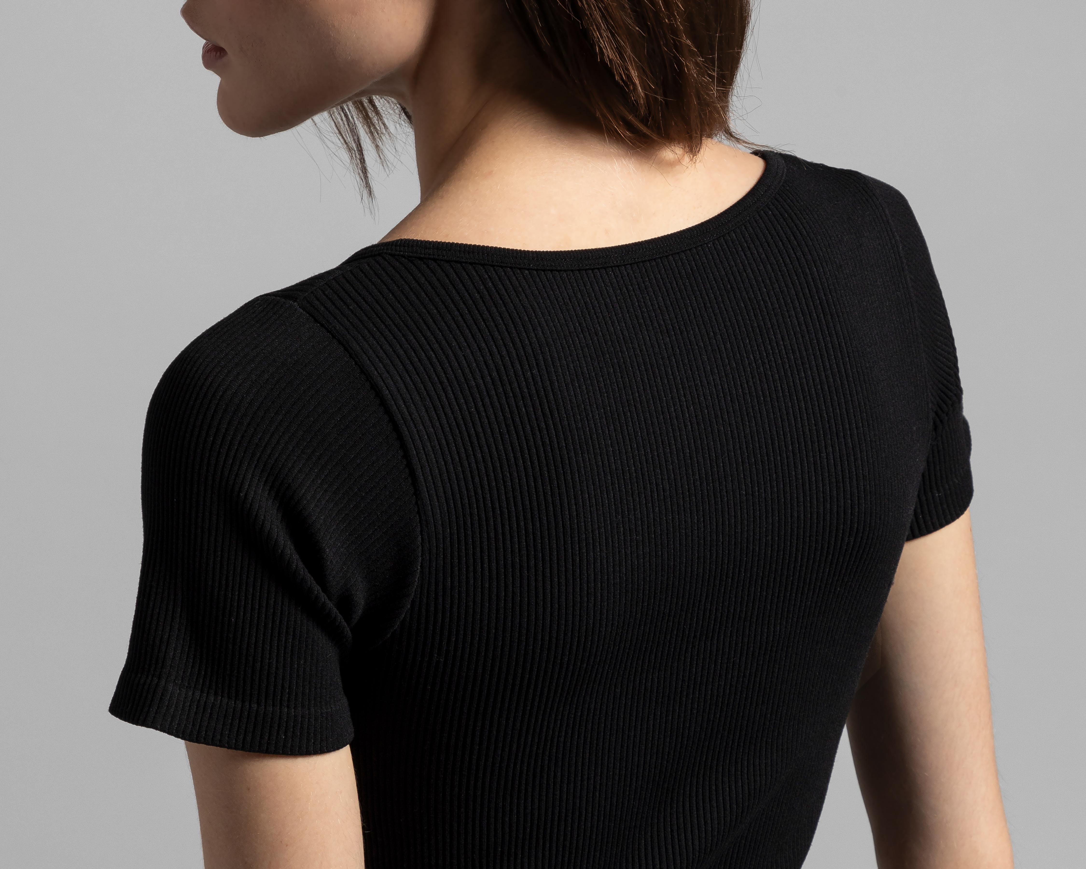 Foto 5 | Playera Thinner Manga Corta Negra