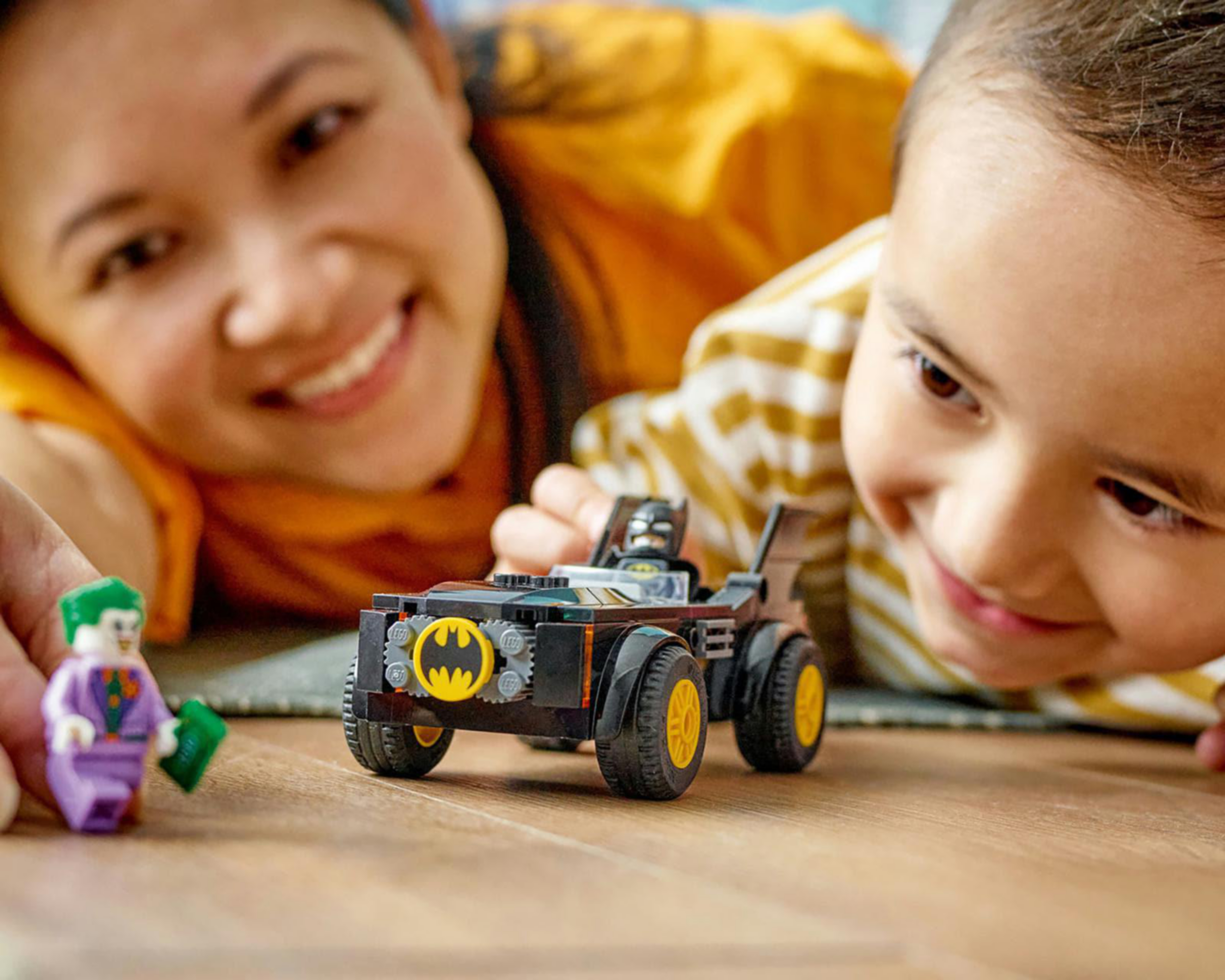 Foto 6 pulgar | LEGO DC Persecución en el Batmobile: Batman vs. The Joker