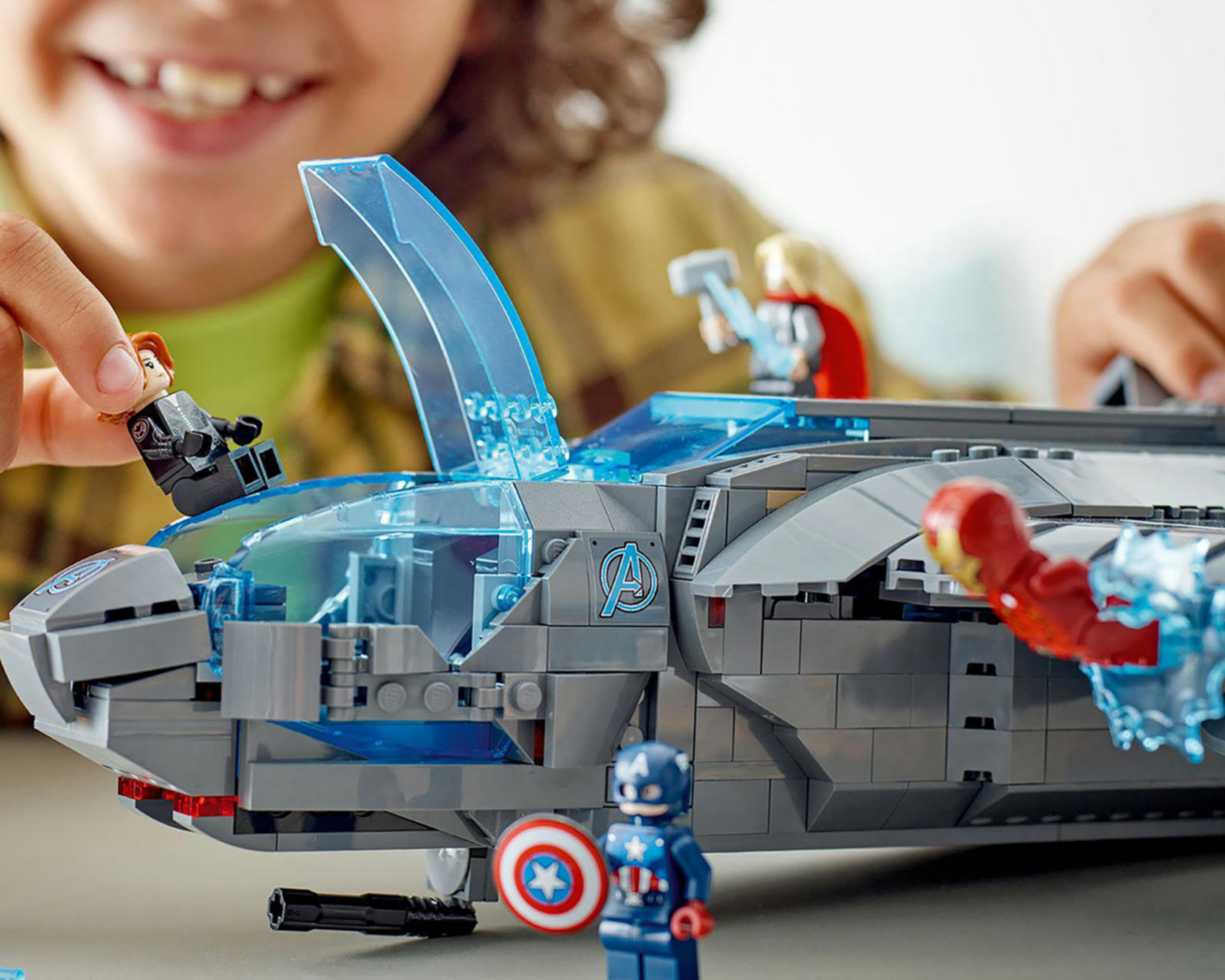 Foto 7 | LEGO Marvel: Quinjet de los Vengadores