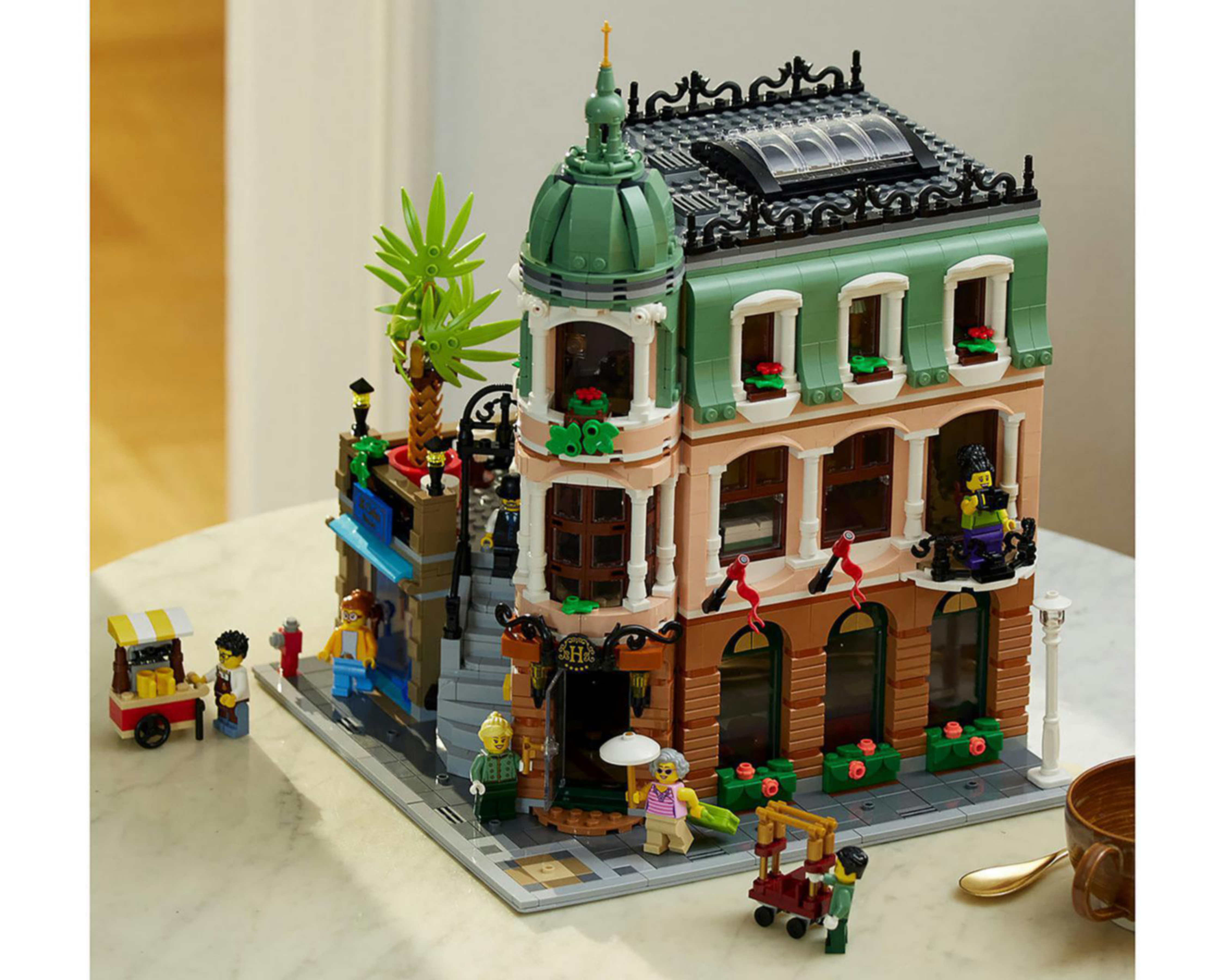 Foto 9 pulgar | LEGO Icons: Hotel Boutique