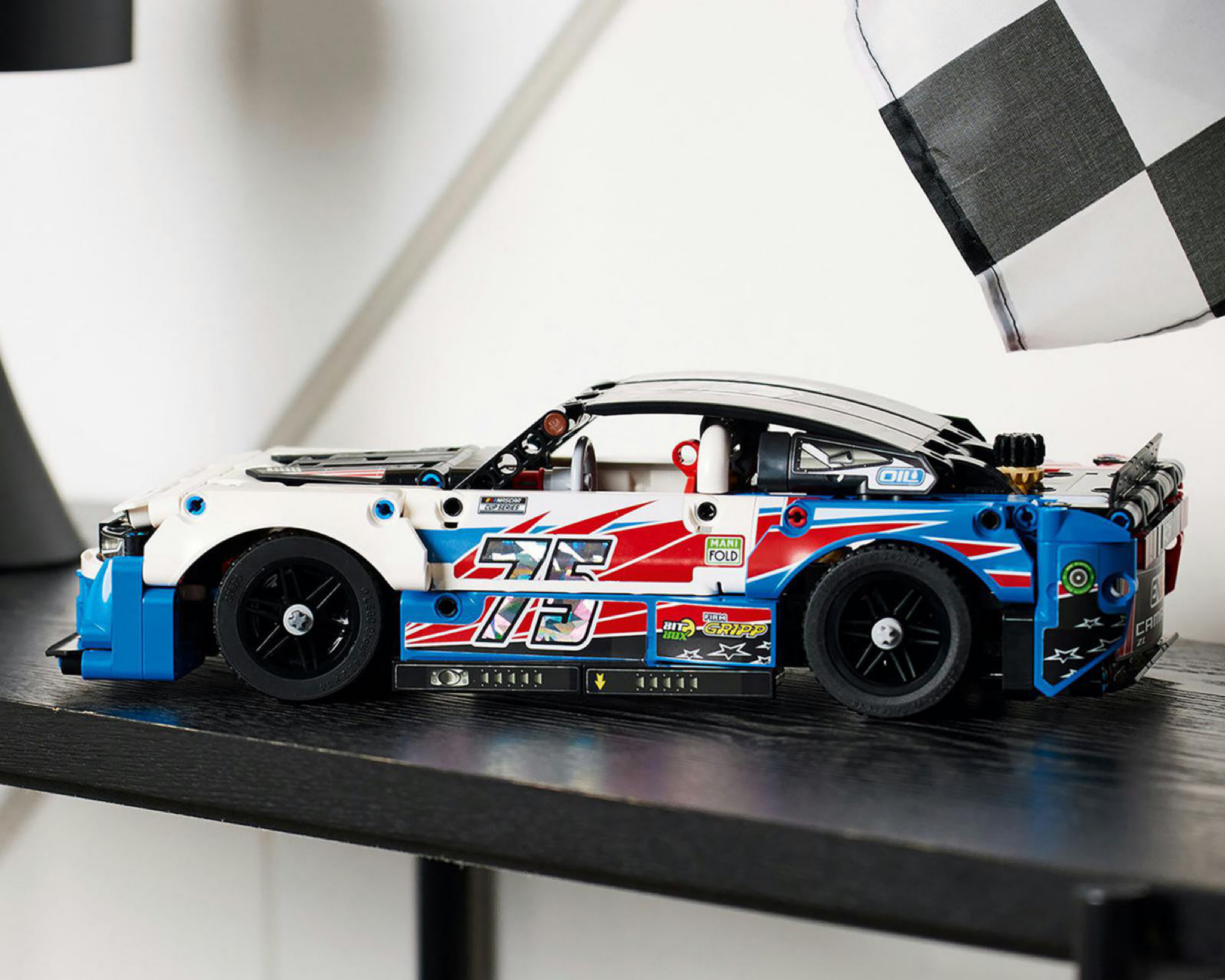 Foto 9 pulgar | LEGO Technic: Nascar Next Gen Chevrolet Camaro ZL1