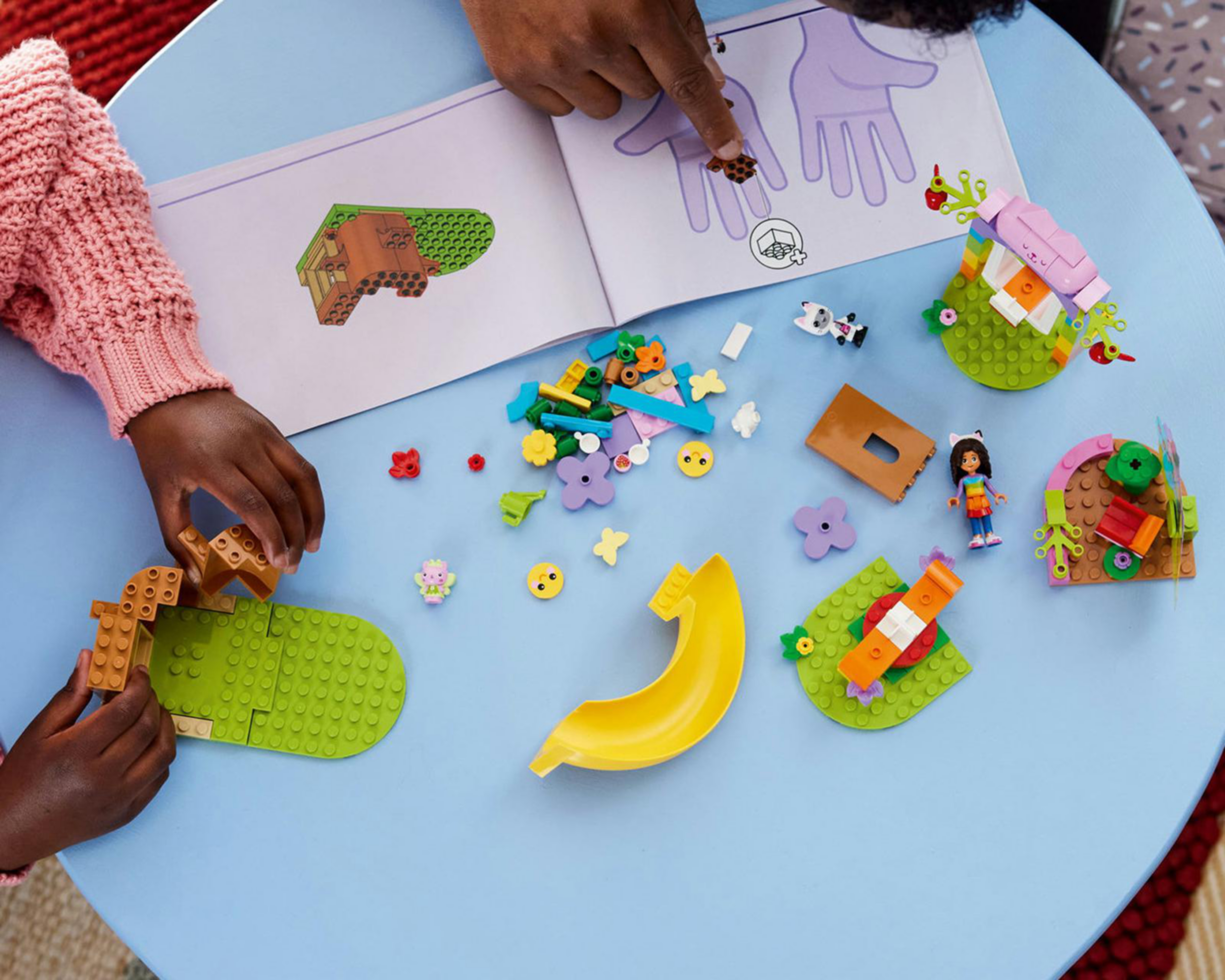 Foto 4 | LEGO Gabby's Dollhouse Fiesta en el Jardín de Hadigata