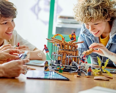 Foto 5 | LEGO Marvel: Batalla Final de Spider-Man