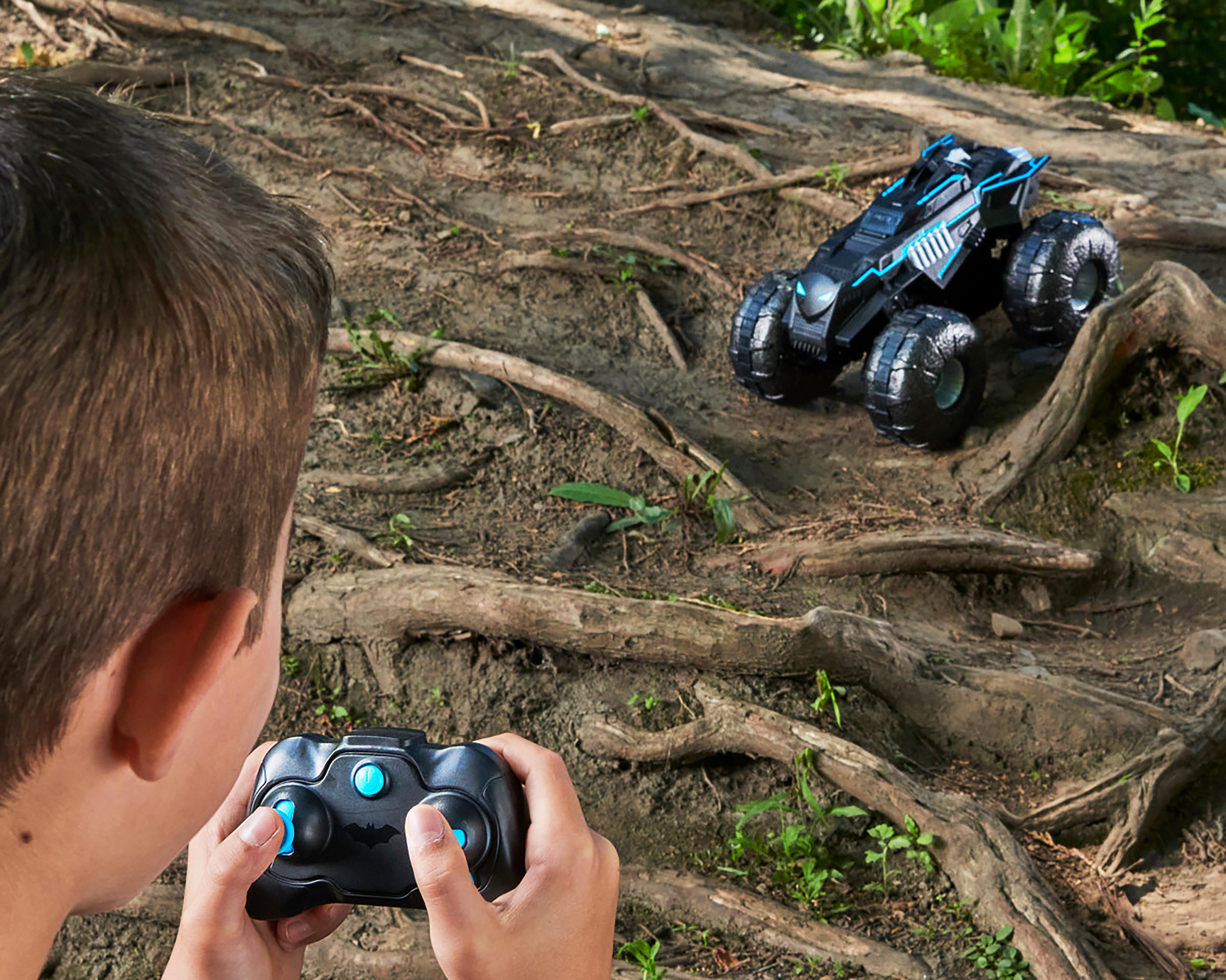 Foto 11 pulgar | Carro a Control Remoto Spin Master DC Batman All Terrain Batmobile