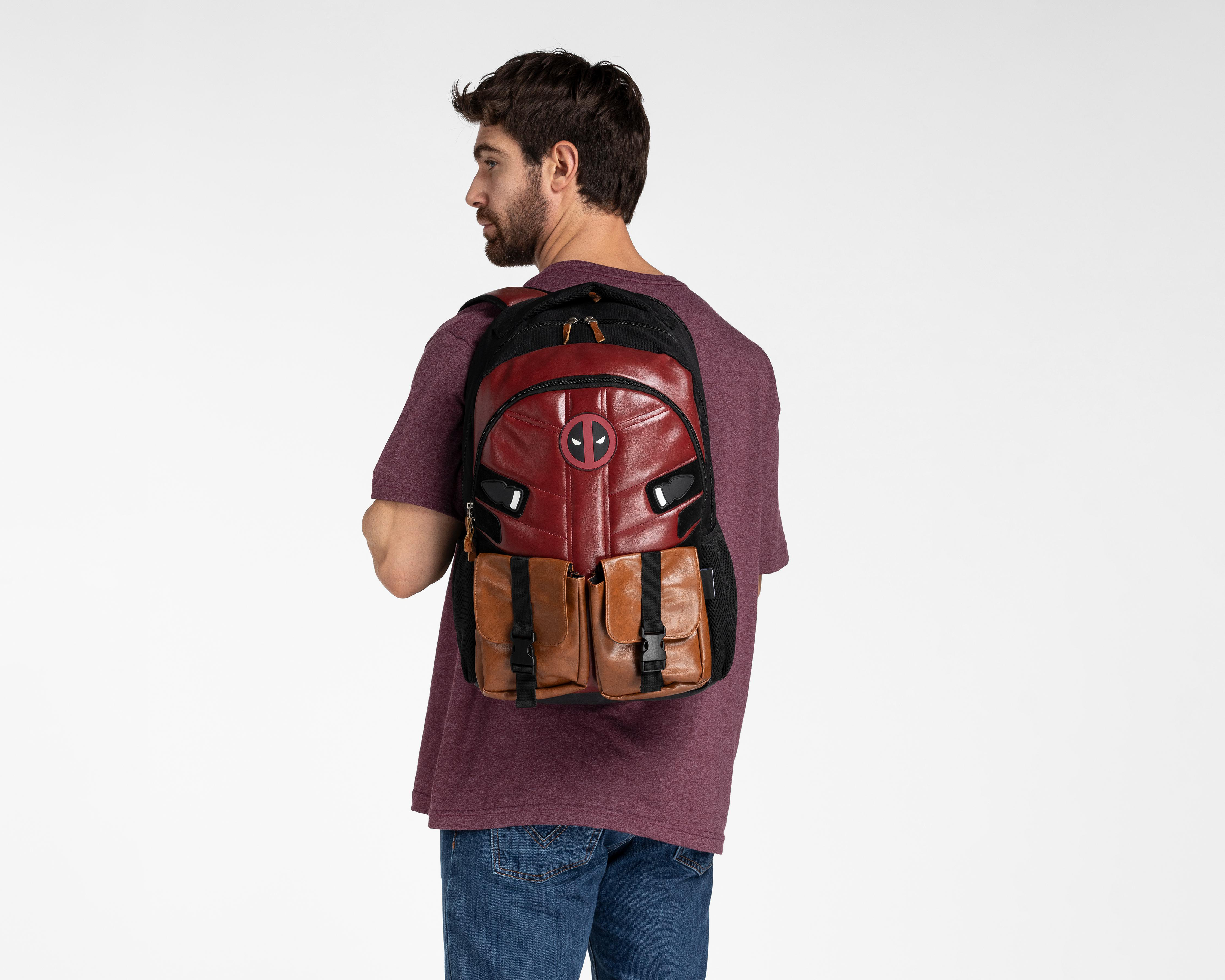 Foto 9 pulgar | Mochila Marvel Deadpool Negra