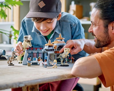 Foto 5 | LEGO Jurassic Park: Centro de Visitantes T-Rex y Ataque del Raptor