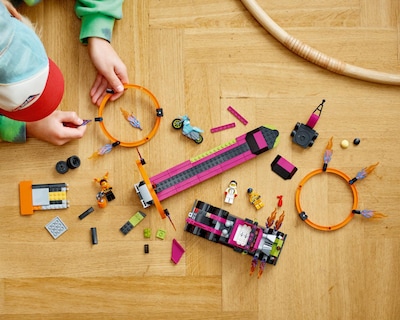 Foto 4 | LEGO City: Desafío Acrobático Camión y Anillos de Fuego
