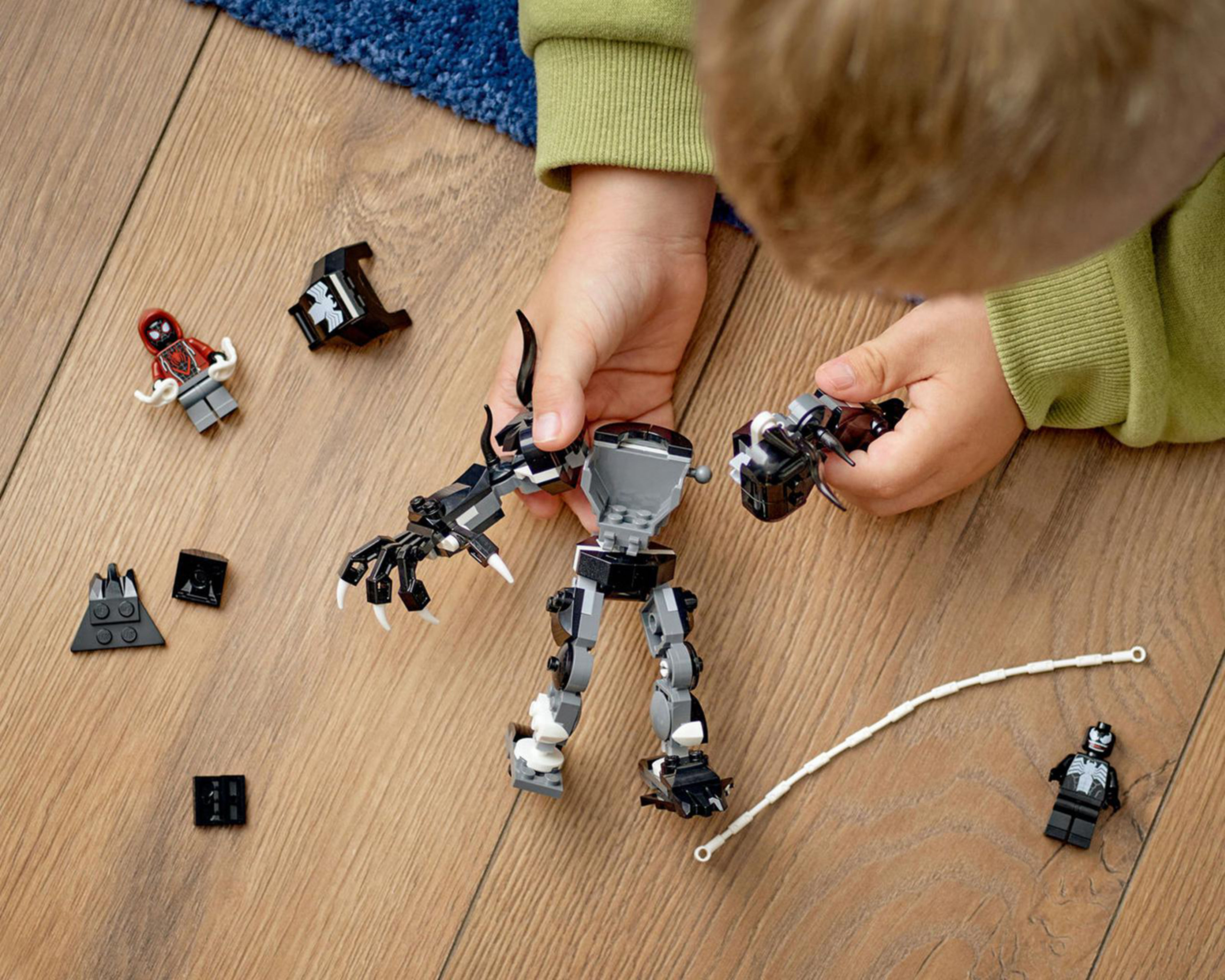 Foto 4 | LEGO Marvel Armadura Robótica Venom vs. Miles Morales