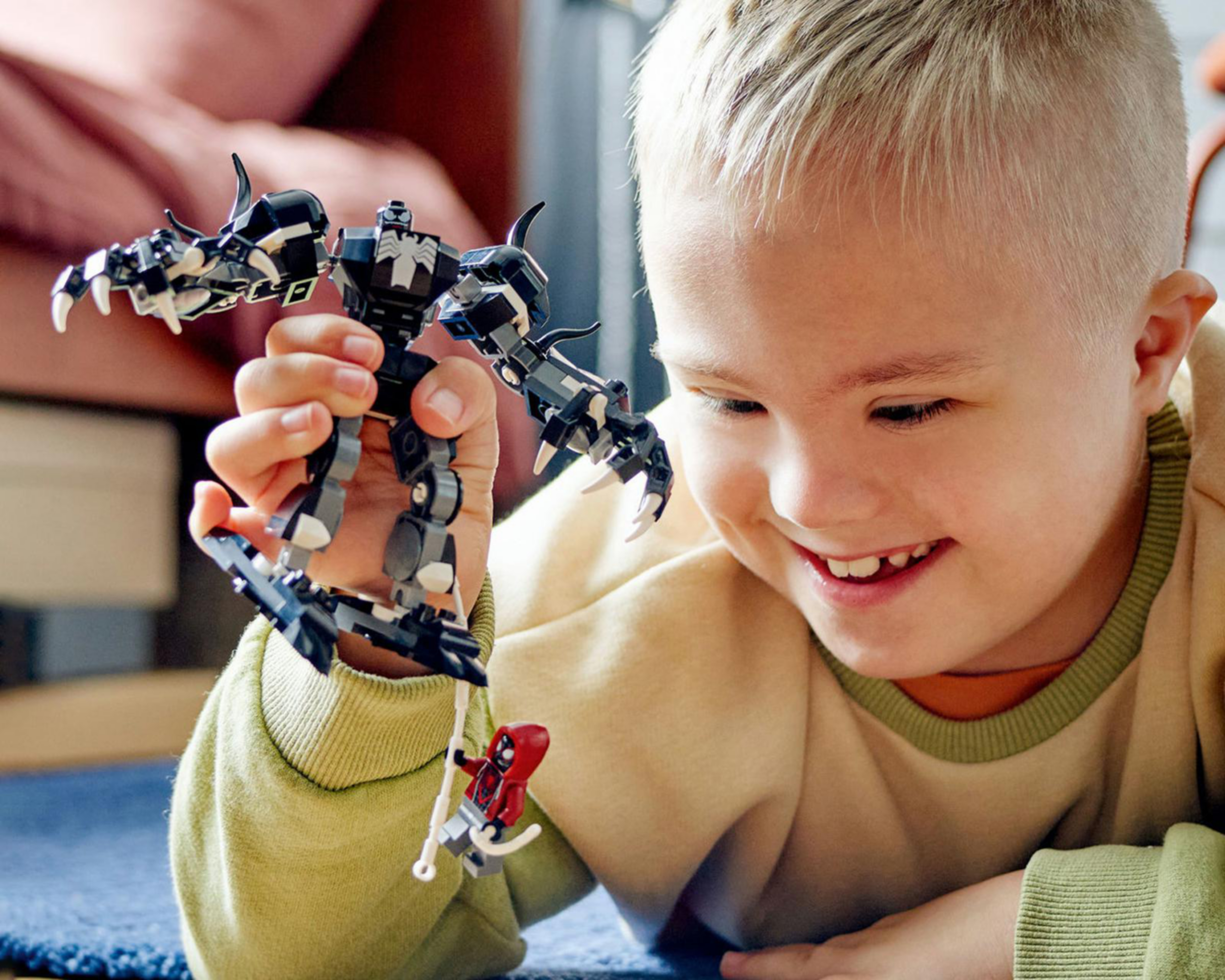 Foto 6 pulgar | LEGO Marvel Armadura Robótica Venom vs. Miles Morales