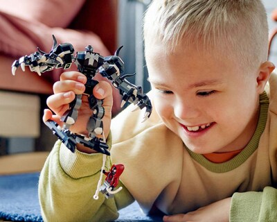 Foto 5 | LEGO Marvel Armadura Robótica Venom vs. Miles Morales