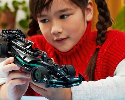 Foto 5 | LEGO Technic: Mercedes-AMG F1 W14 E Performance Pull-Back
