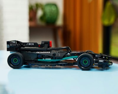 Foto 6 | LEGO Technic: Mercedes-AMG F1 W14 E Performance Pull-Back