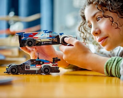 Foto 5 | LEGO Speed Champions: BMW M4 GT3 y BMW M Hybrid V8