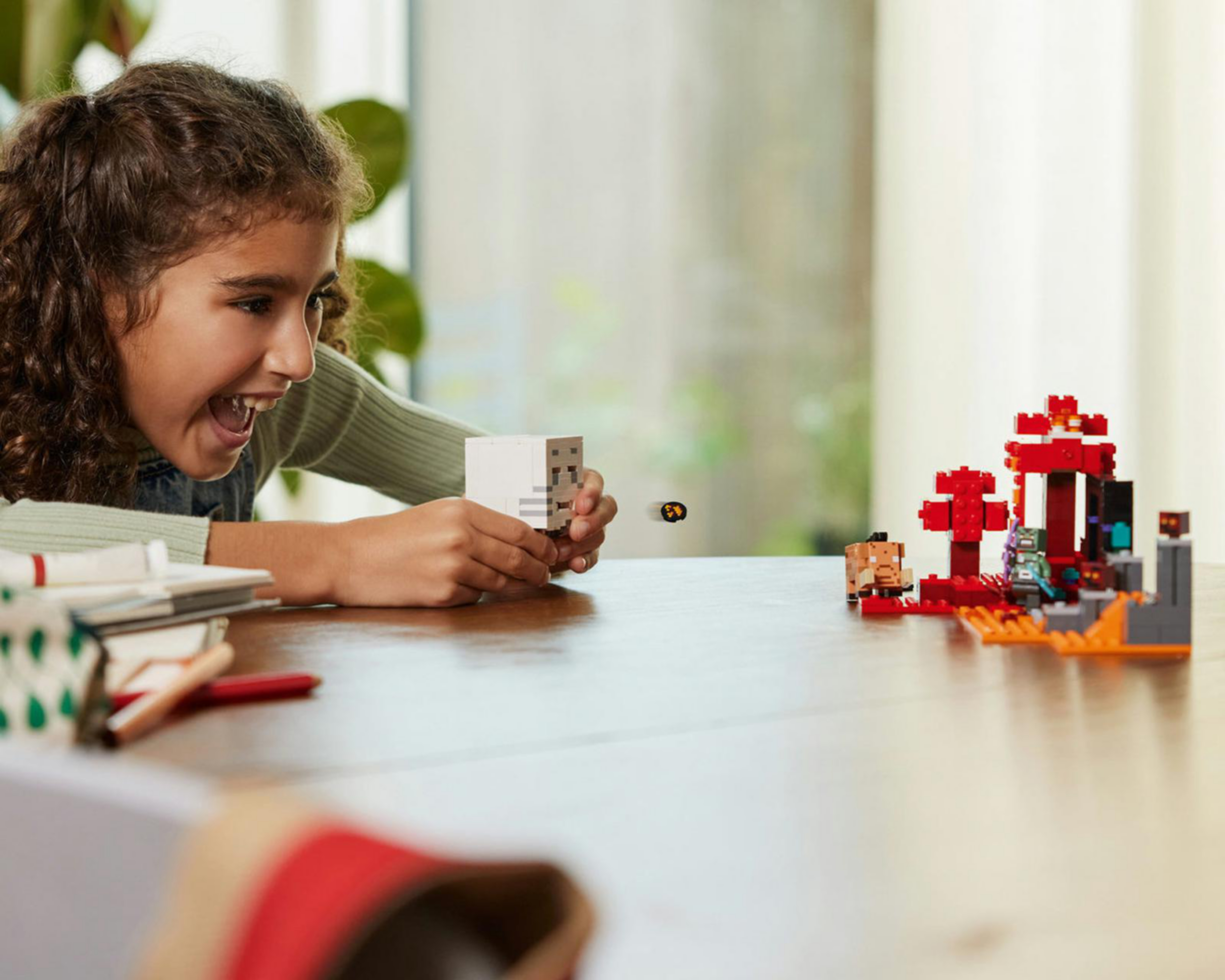 Foto 6 pulgar | LEGO Minecraft: La Emboscada en el Portal del Nether