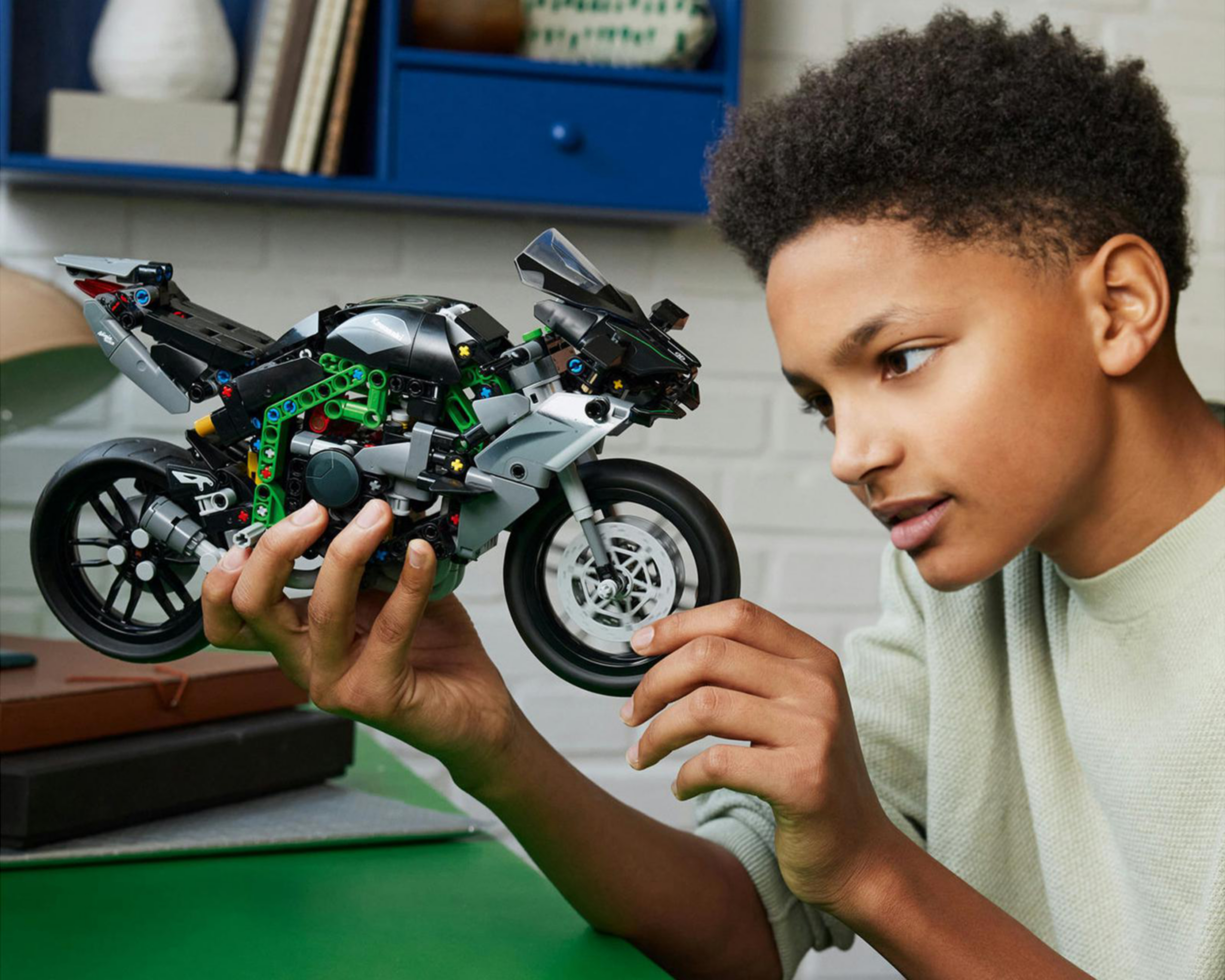Foto 5 | LEGO Technic: Moto Kawasaki Ninja H2R