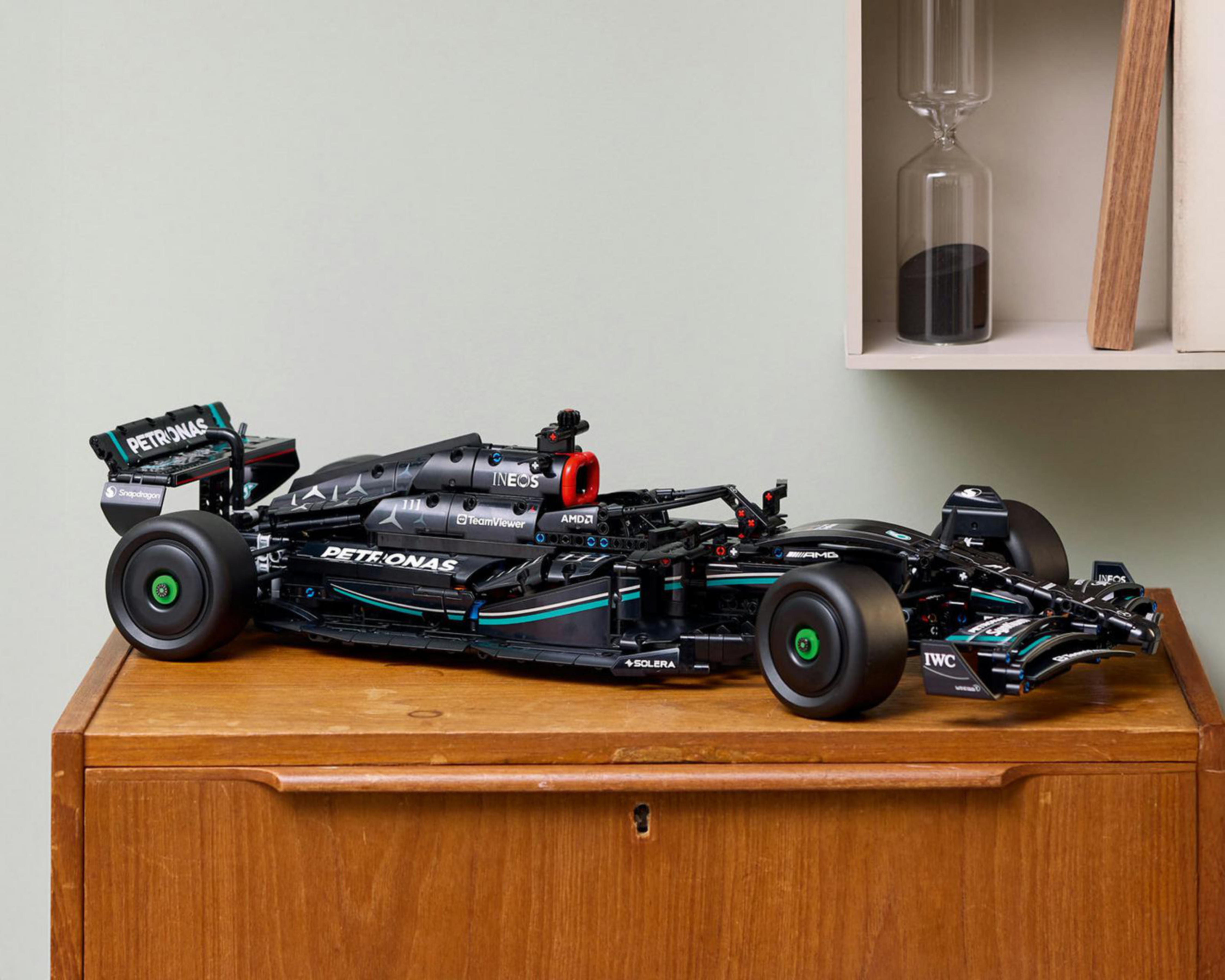 Foto 6 | LEGO Technic: Mercedes-AMG F1 W14 E Performance