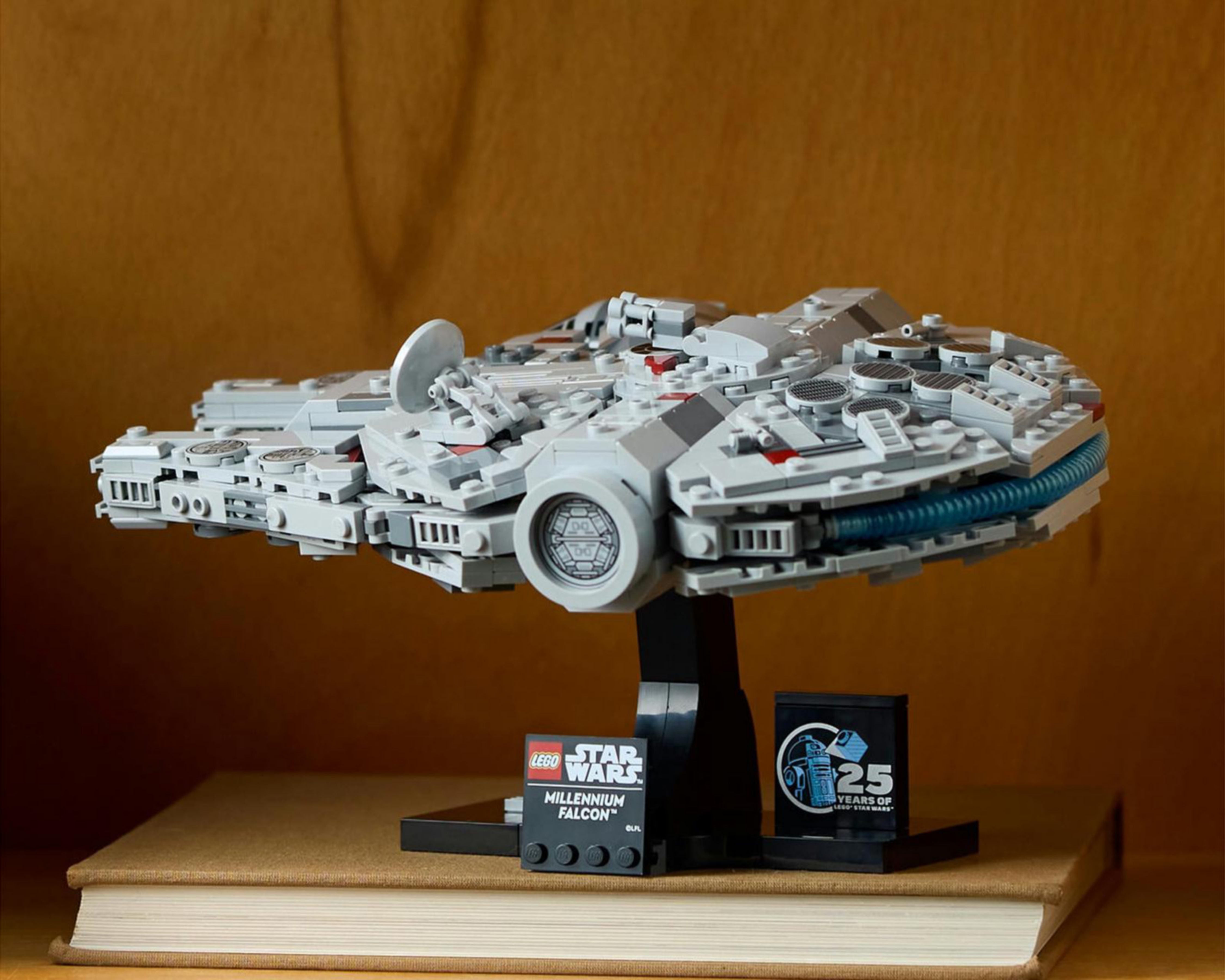 Foto 7 | LEGO Star Wars Halcón Milenario