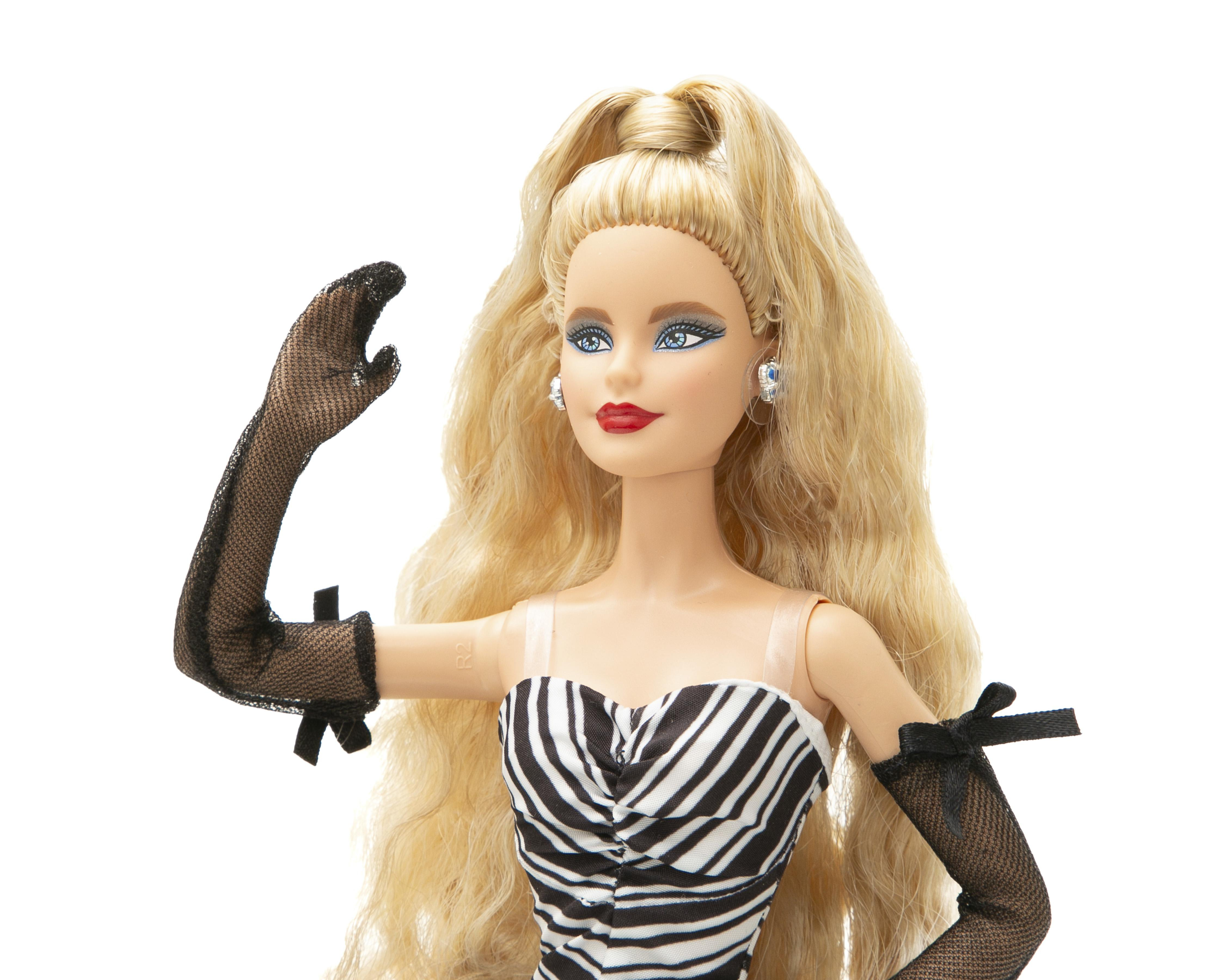 Foto 4 pulgar | Muñeca Barbie Signature 65 Aniversario