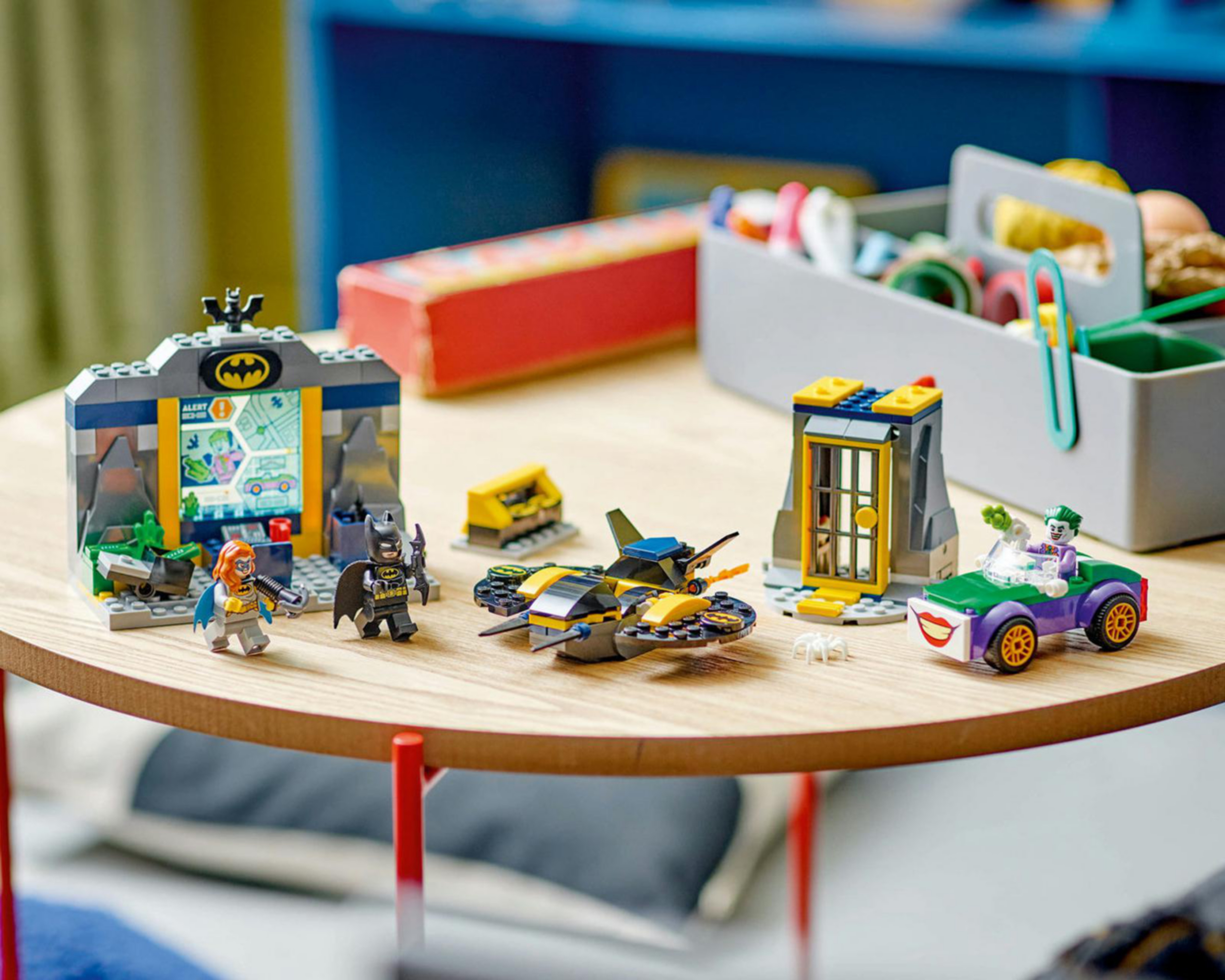 Foto 6 | LEGO Batman: Batcueva con Batman Batgirl y The Joker