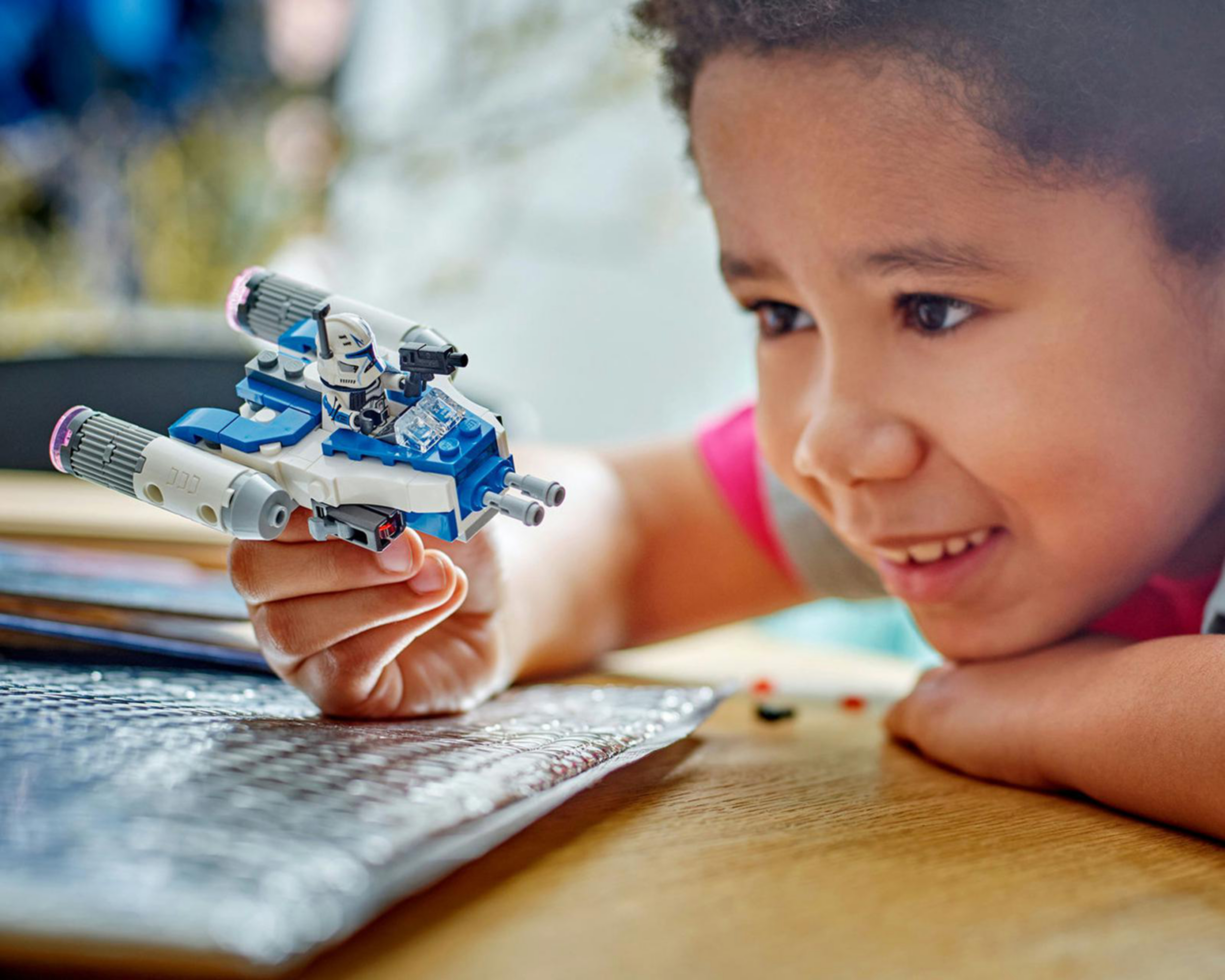 Foto 6 pulgar | LEGO Star Wars: Microfighter Ala-Y del Capitán Rex