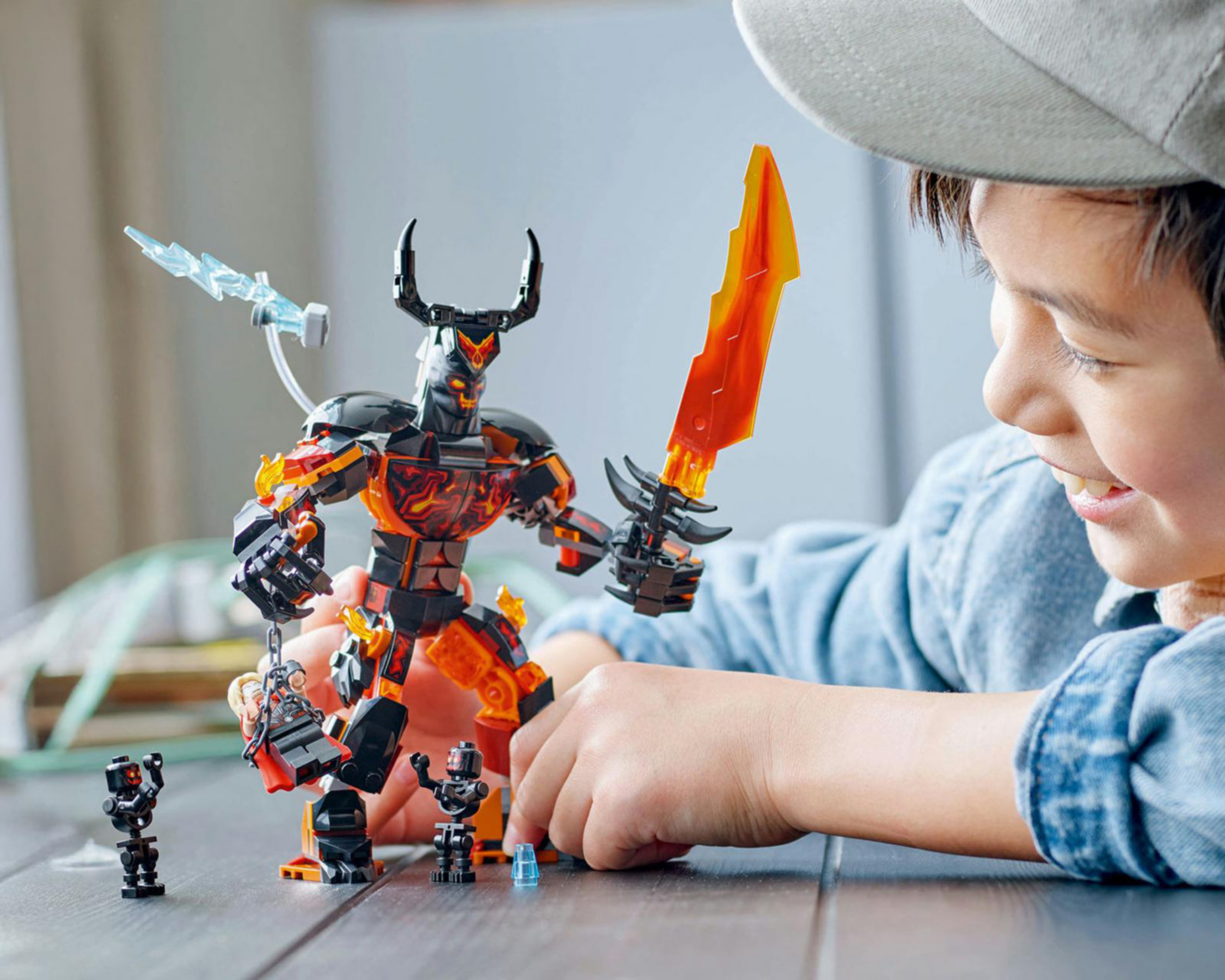 Foto 6 pulgar | LEGO Marvel: Thor vs. Figura para Construir de Surtur