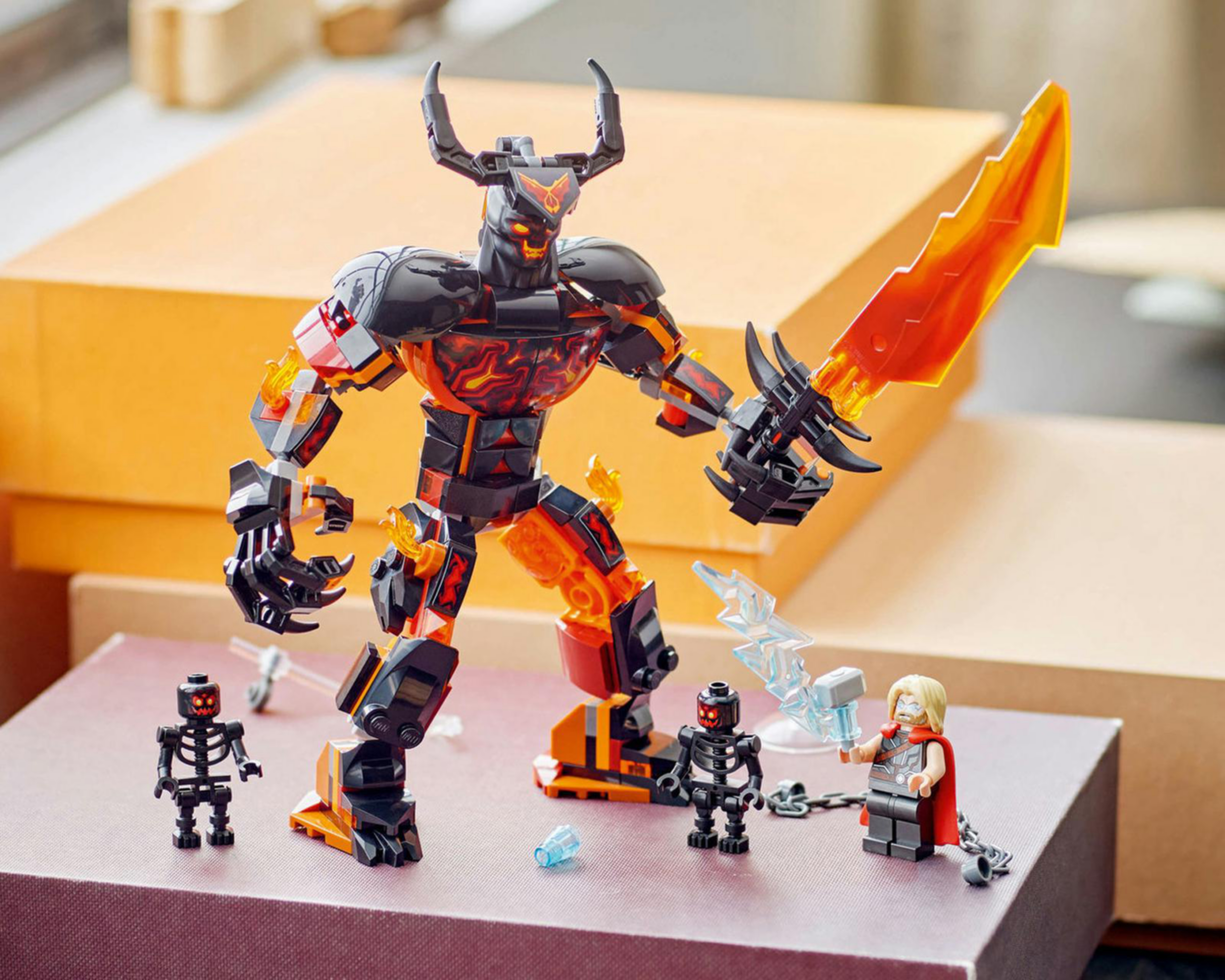 Foto 7 pulgar | LEGO Marvel: Thor vs. Figura para Construir de Surtur