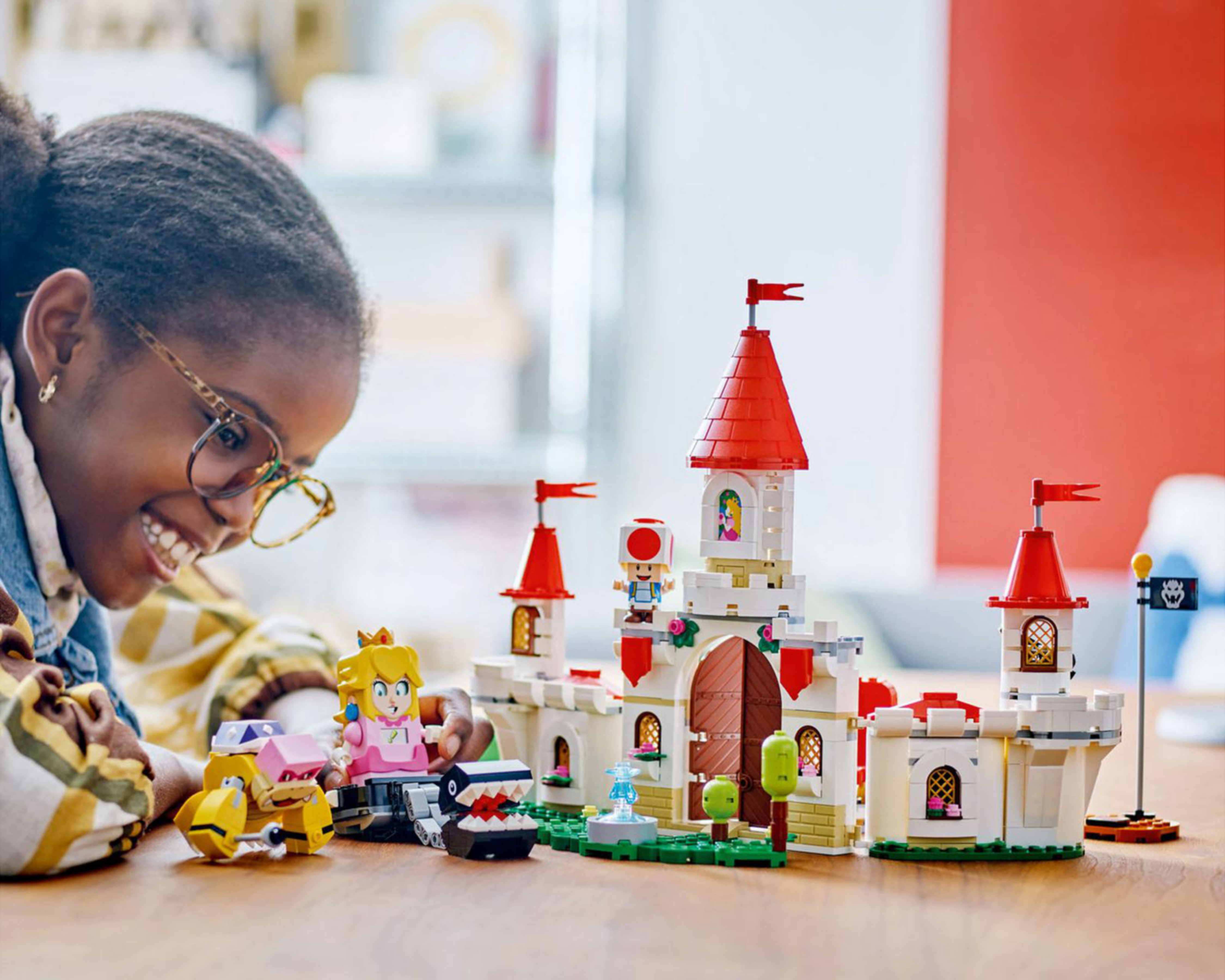 Foto 5 | LEGO Super Mario: Combate contra Roy en el Castillo de Peach