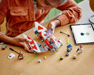 Foto 4 | LEGO Star Wars: Rebuild the Galaxy Jedi Bob's Starfighter 305 Piezas