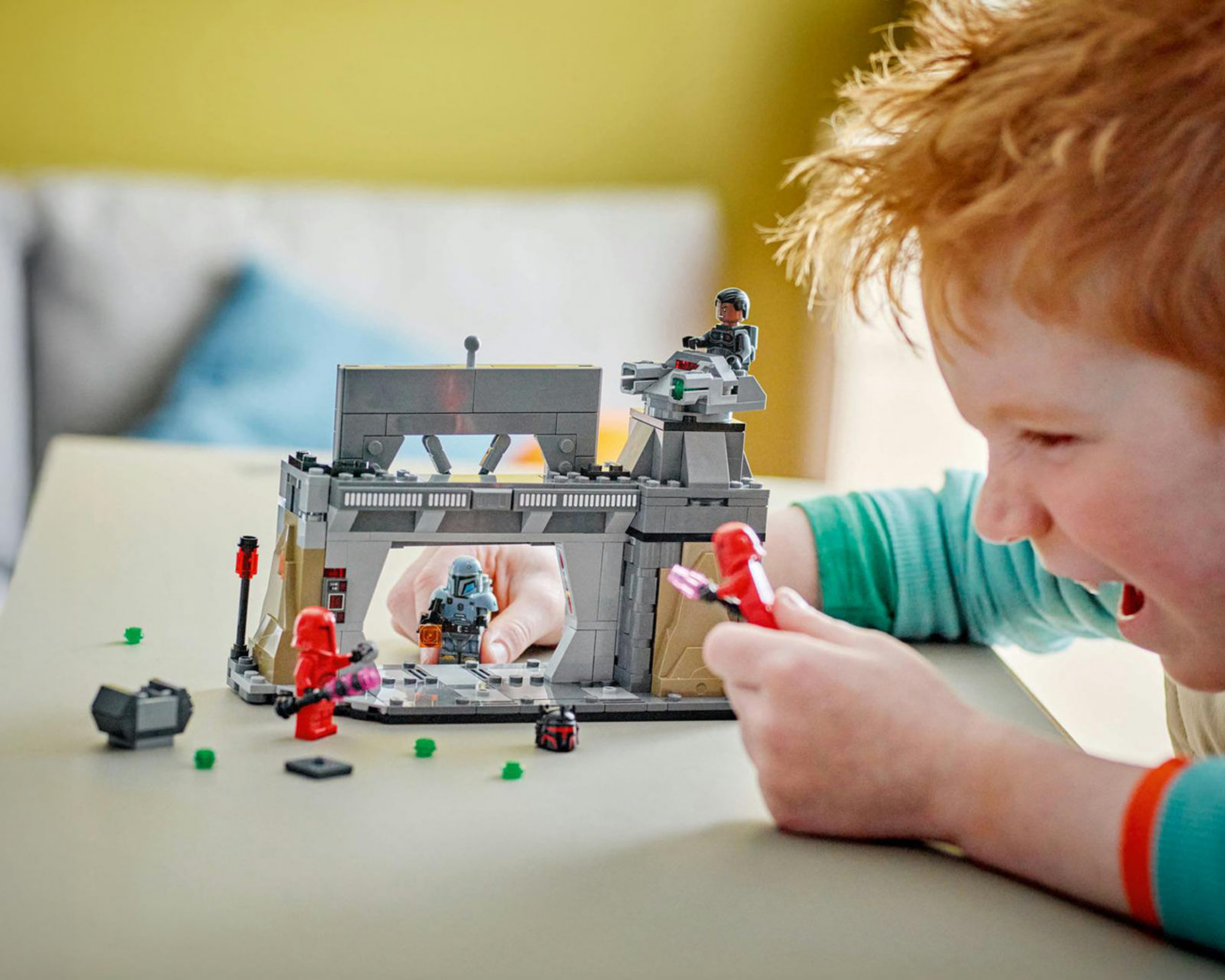Foto 6 pulgar | LEGO Star Wars: Batalla entre Paz Vizsla y Moff Gideon