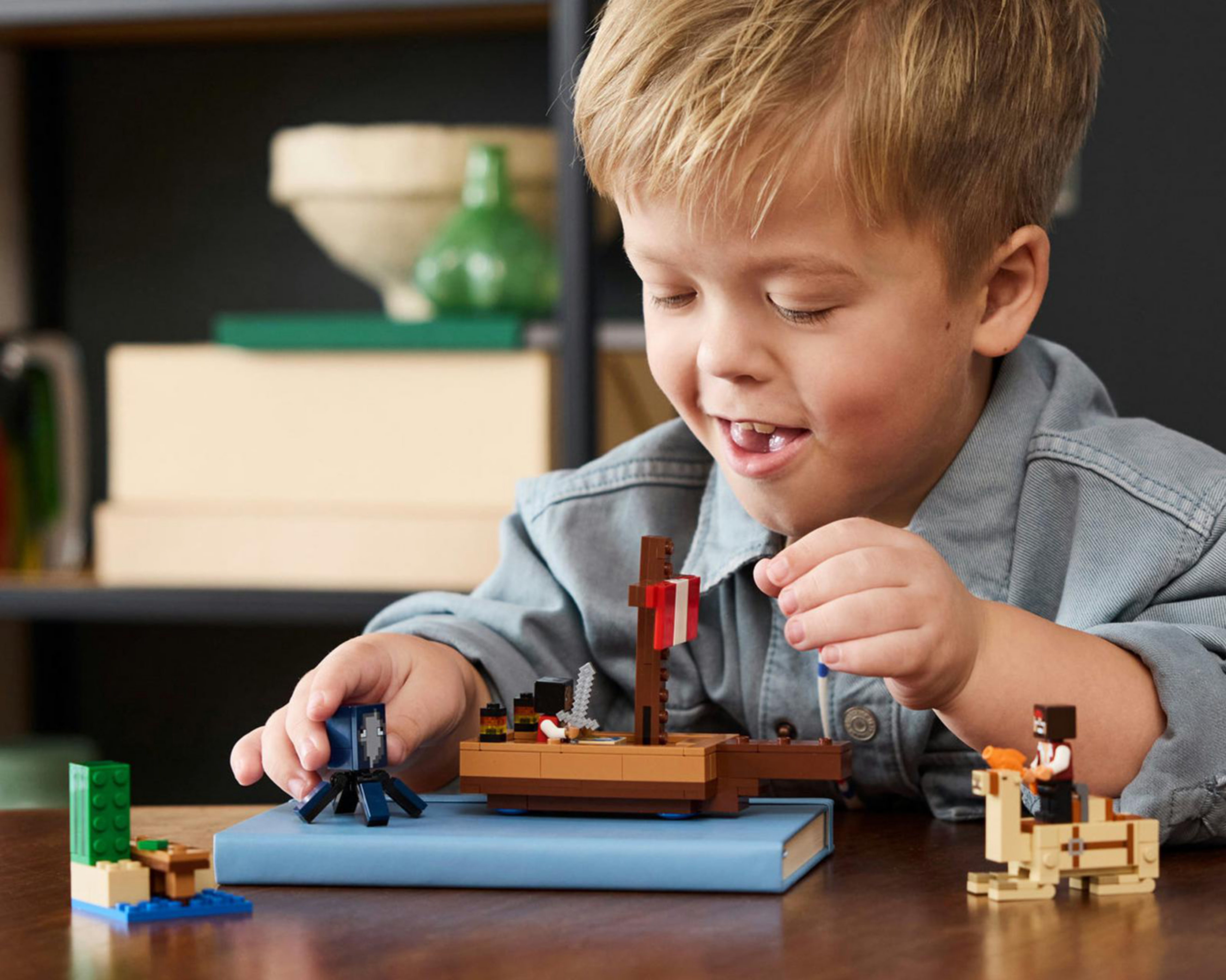 Foto 5 | LEGO Minecraft: El Viaje en el Barco Pirata