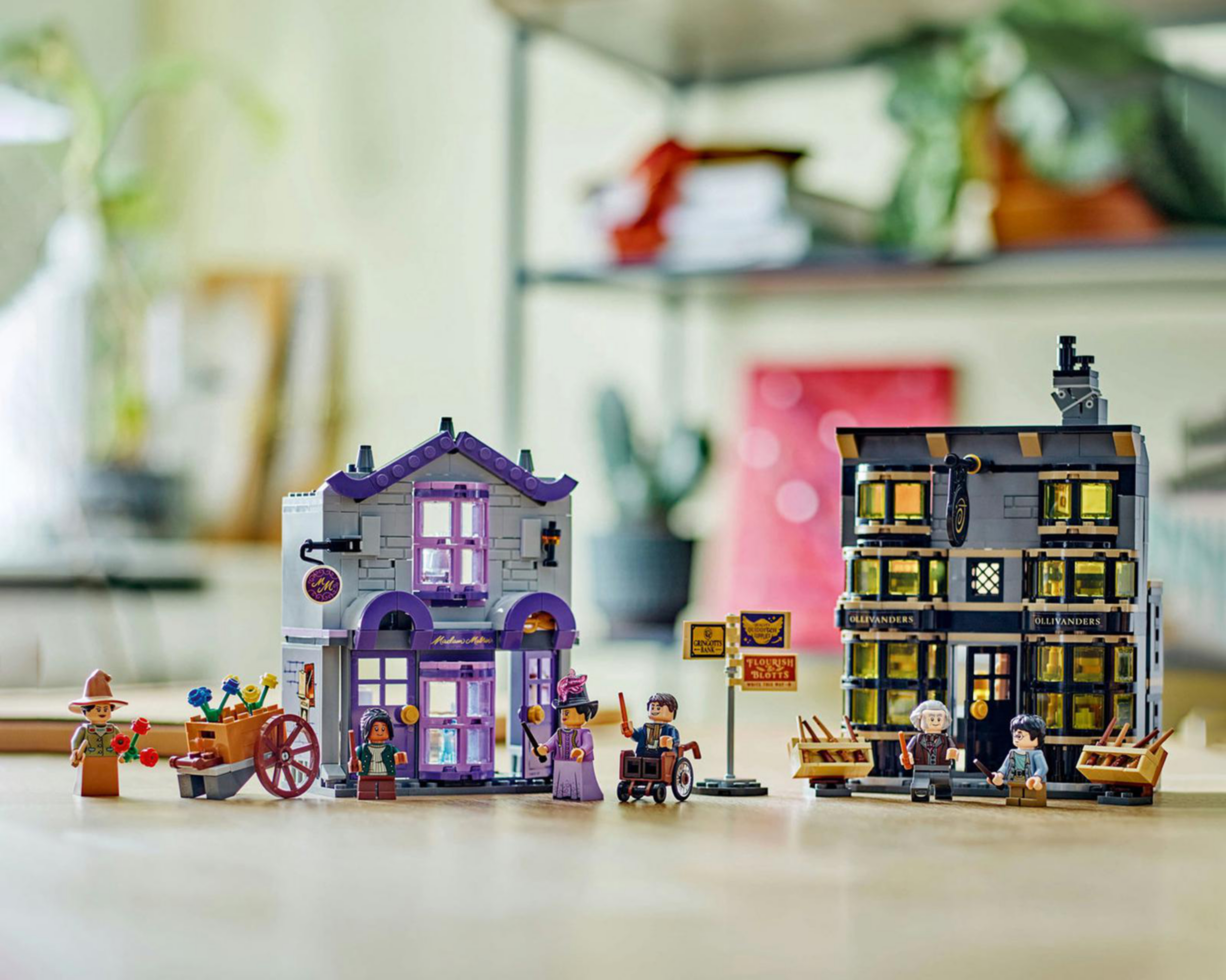 Foto 6 | LEGO Harry Potter Ollivanders y las Túnicas de Madam Malkin