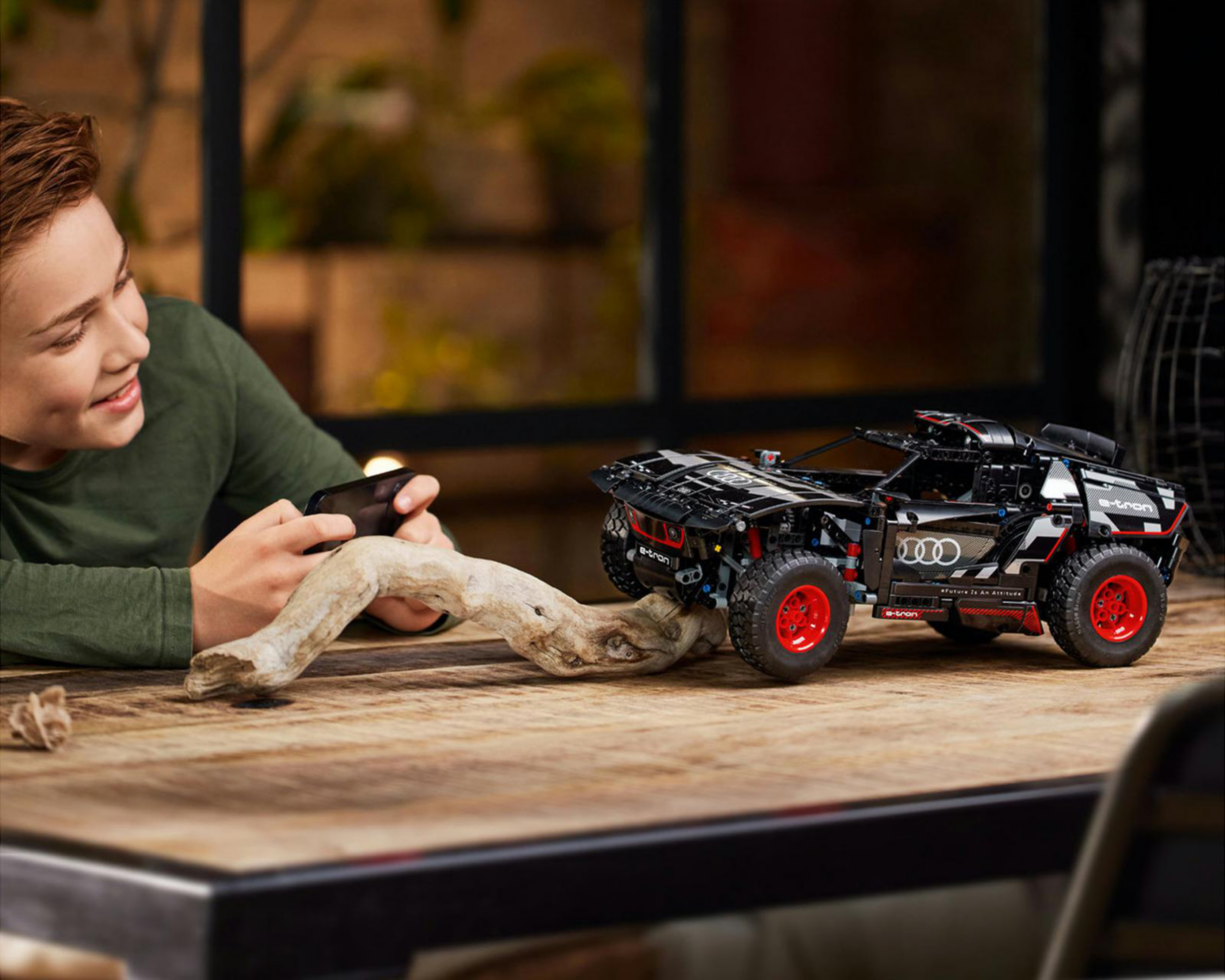 Foto 6 pulgar | LEGO Technic: Audi RS Q e-tron