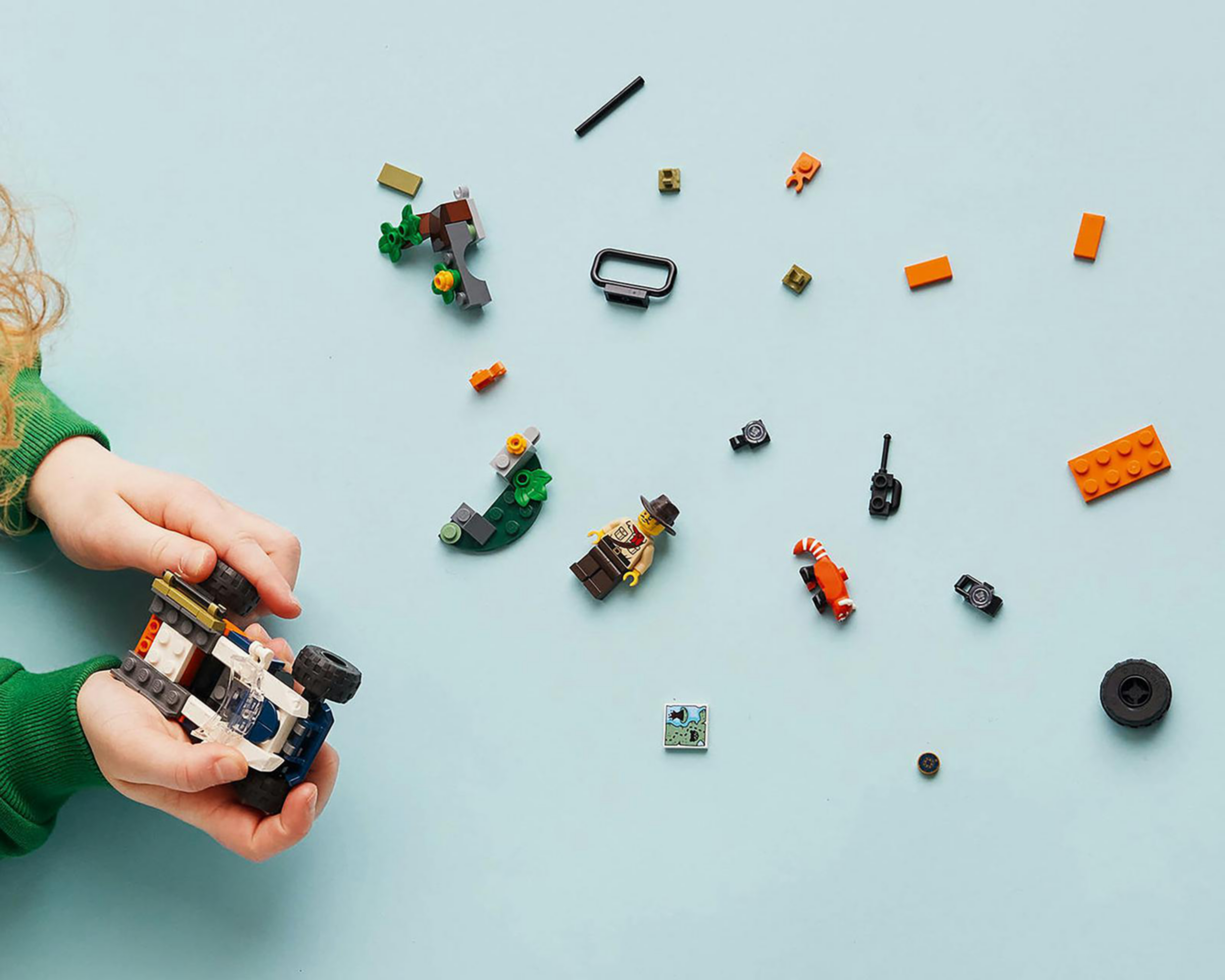 Foto 4 | LEGO City: Exploradores de la Jungla Todoterreno y Misión del Panda Rojo